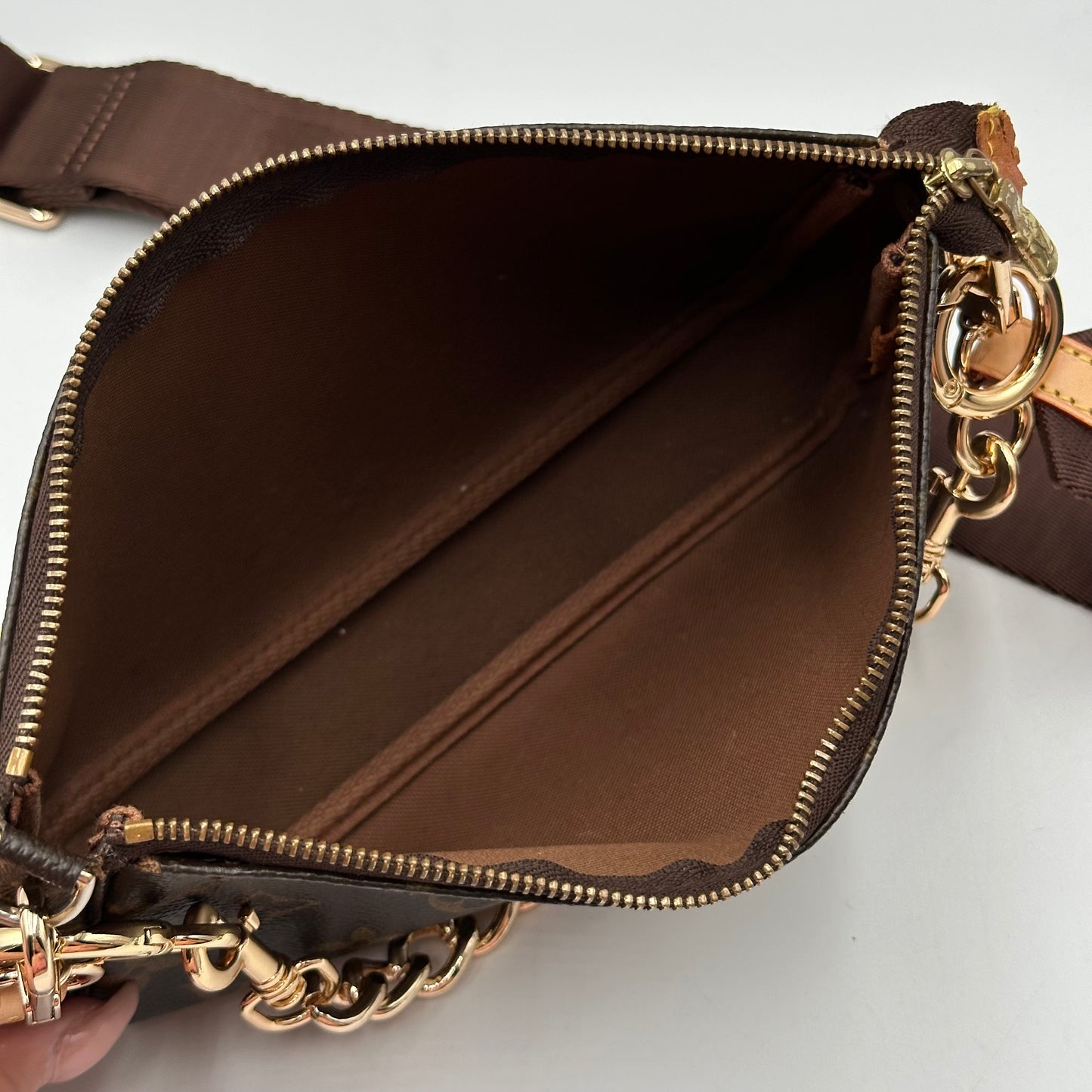 Authentic Louis Vuitton 2002 Monogram Pochette Accessoires Crossbody