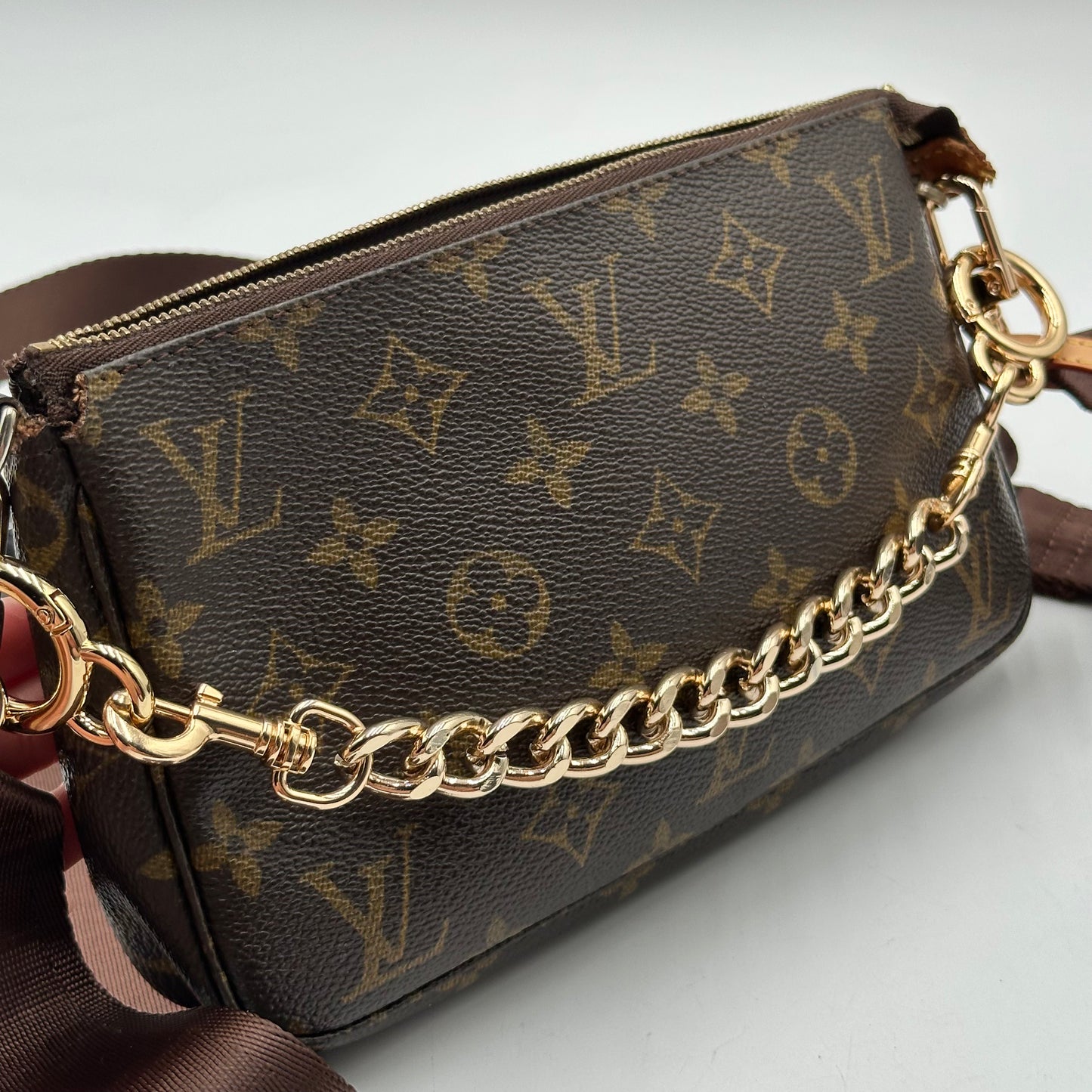 Authentic Louis Vuitton 2002 Monogram Pochette Accessoires Crossbody