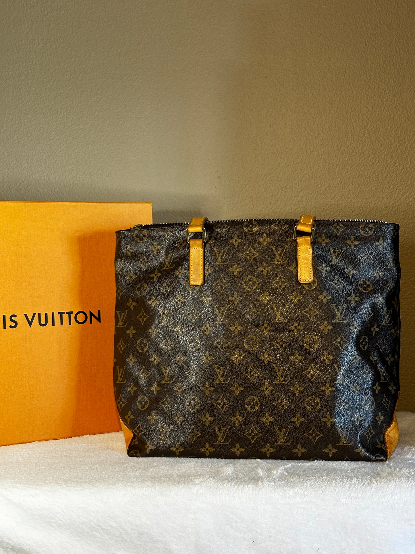 Authentic Louis Vuitton Monogram Cabas Mezzo Handbag