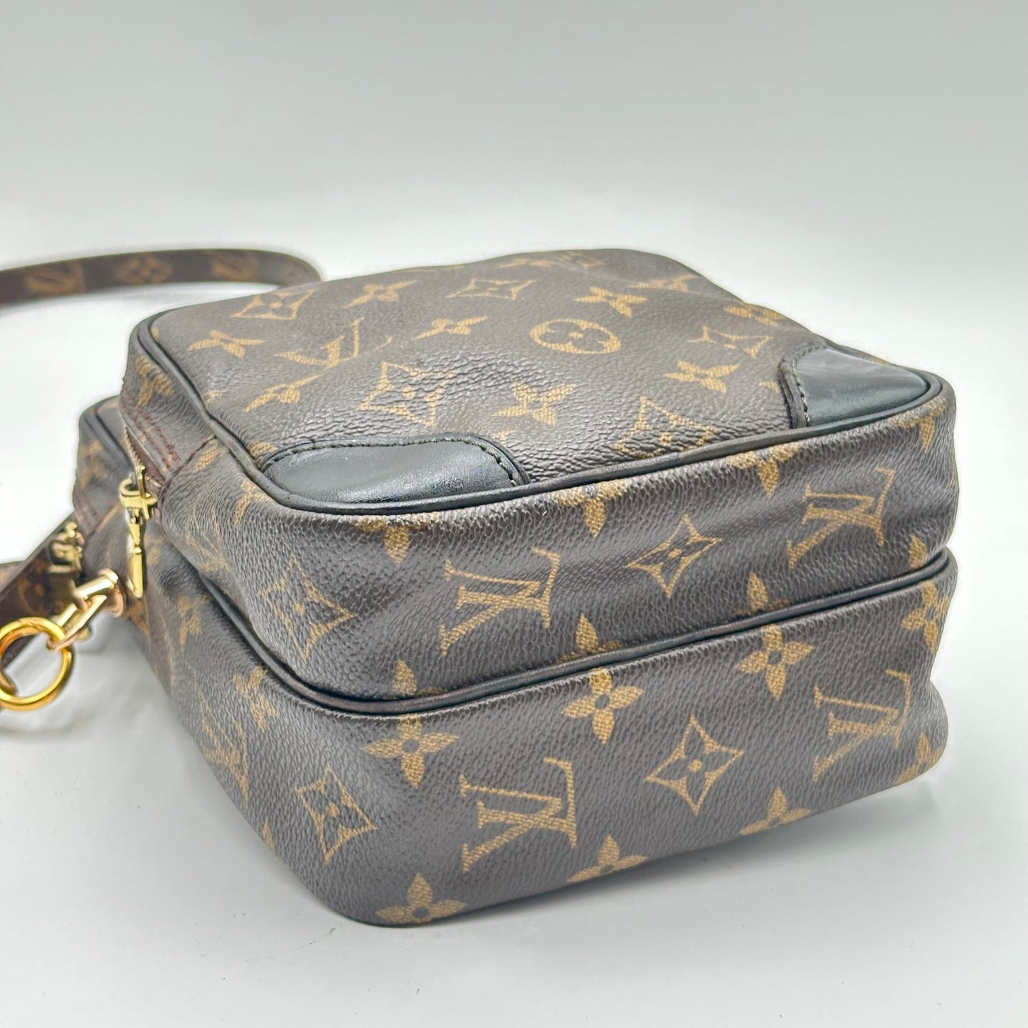 Authentic Louis Vuitton 2004 Monogram Amazone MM Crossbody