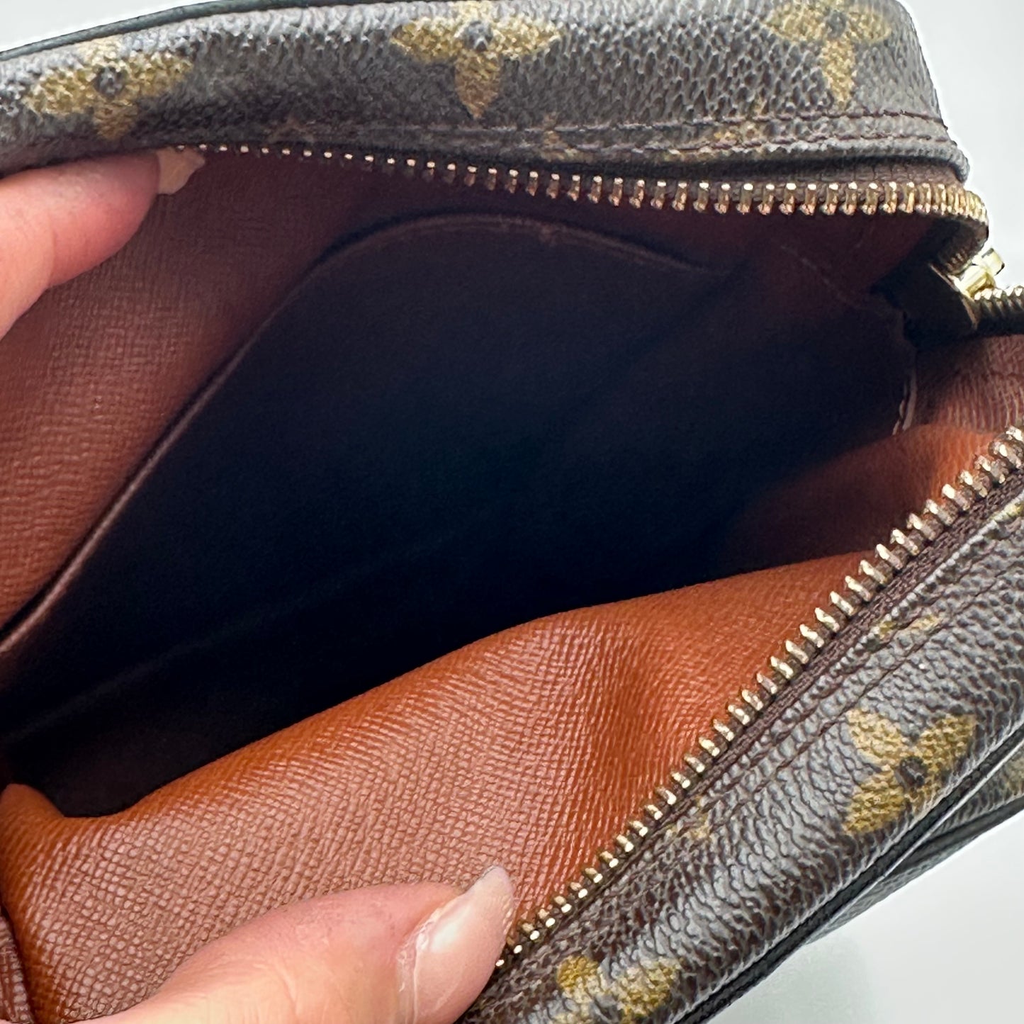 Authentic Louis Vuitton 2004 Monogram Amazone MM Crossbody