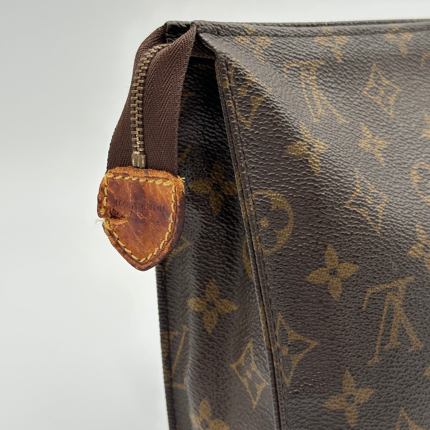 Authentic Louis Vuitton 1988 Monogram Toiletry 26 Crossbody + Case