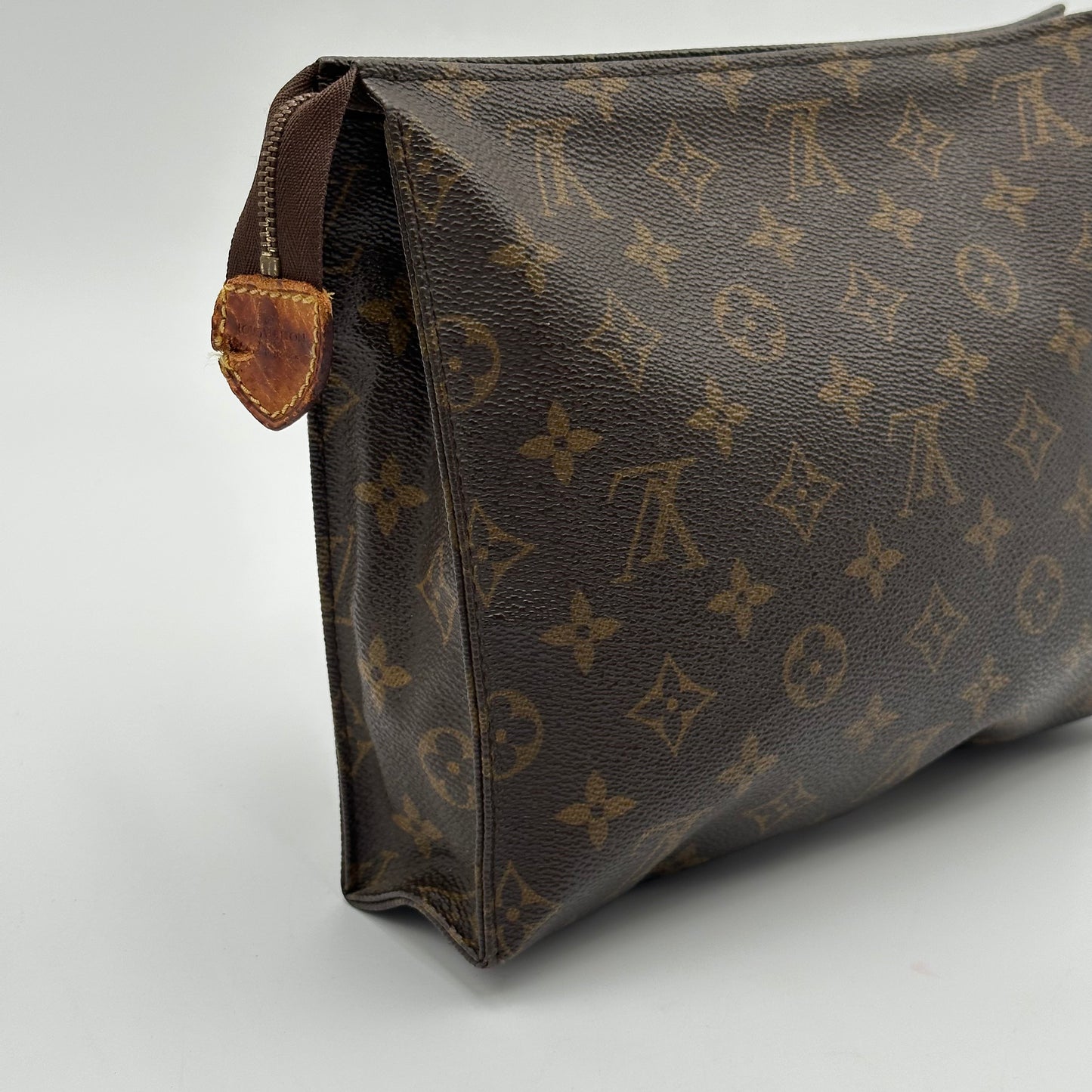 Authentic Louis Vuitton 1988 Monogram Toiletry 26 Crossbody + Case