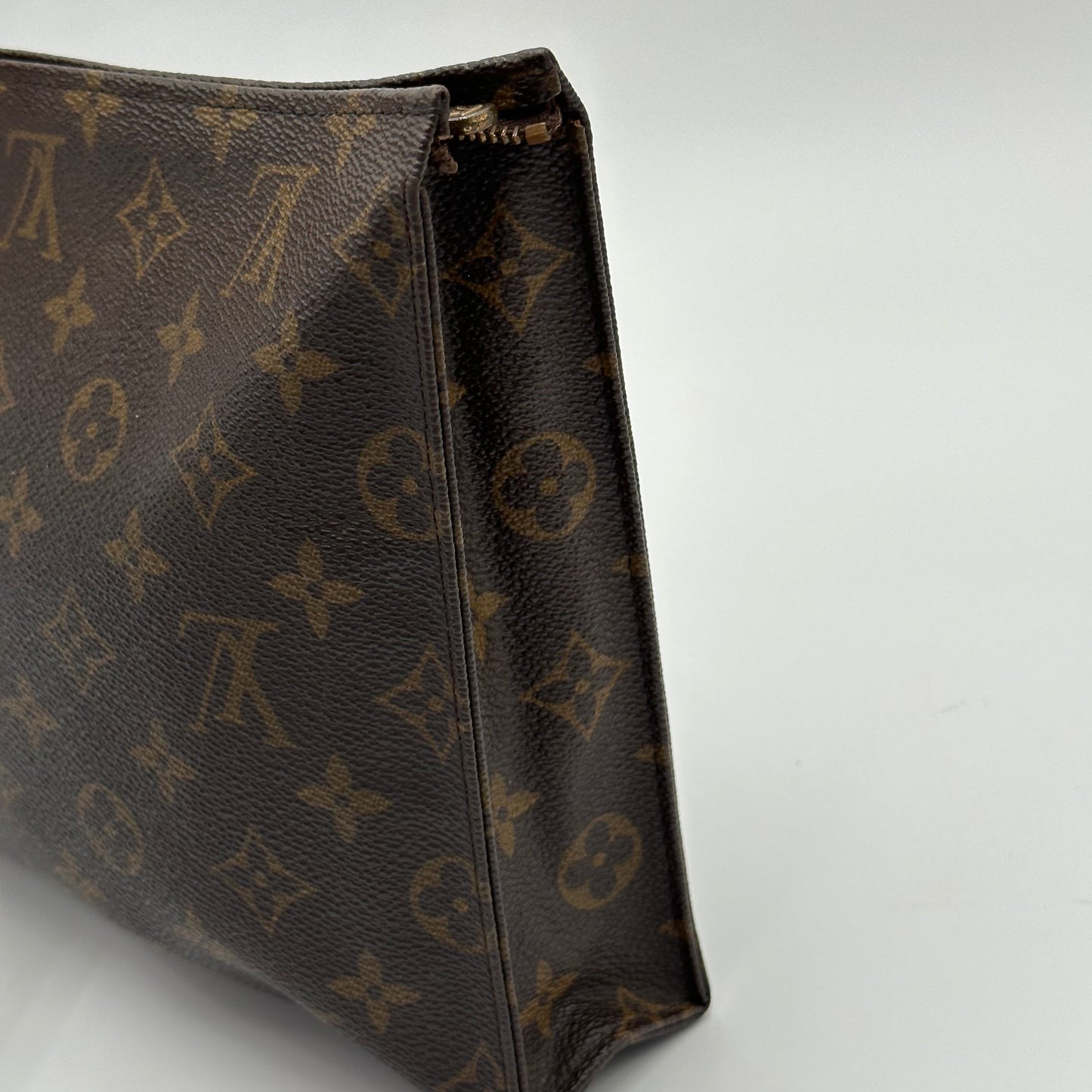 Authentic Louis Vuitton 1988 Monogram Toiletry 26 Crossbody + Case