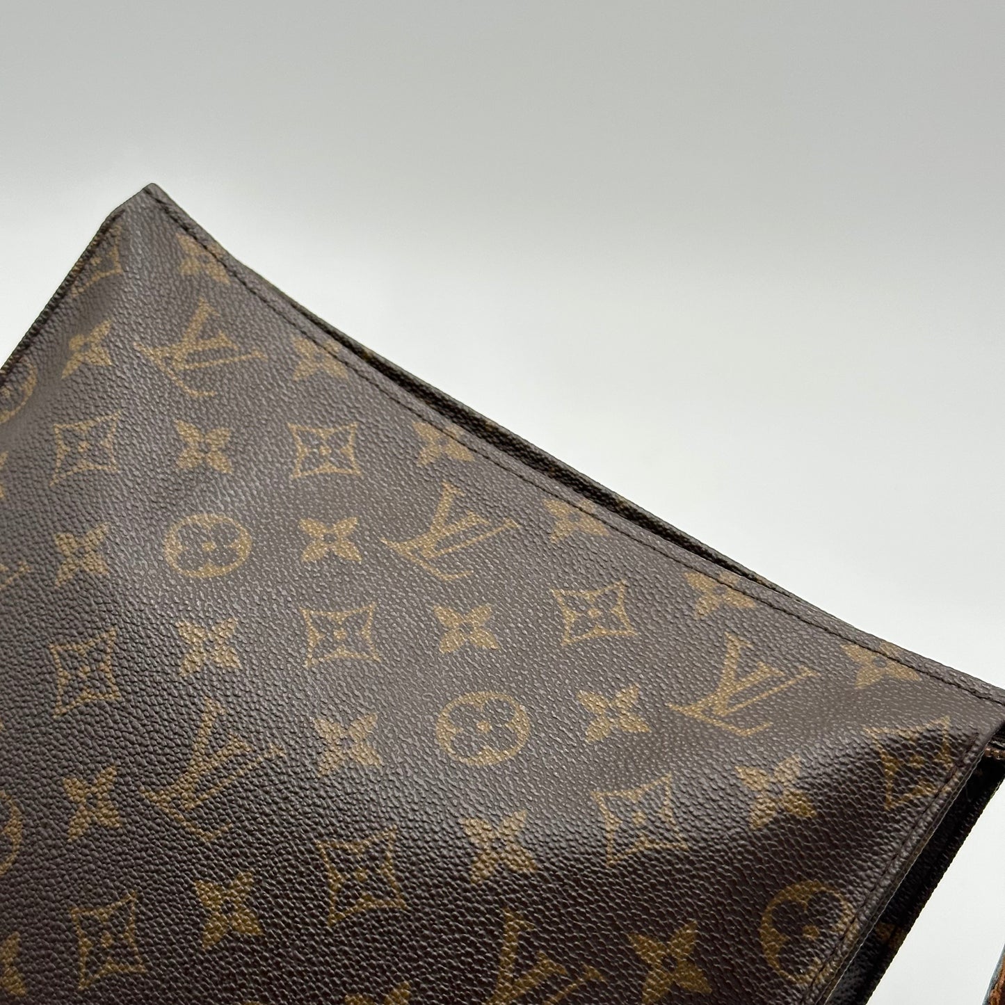 Authentic Louis Vuitton 1988 Monogram Toiletry 26 Crossbody + Case