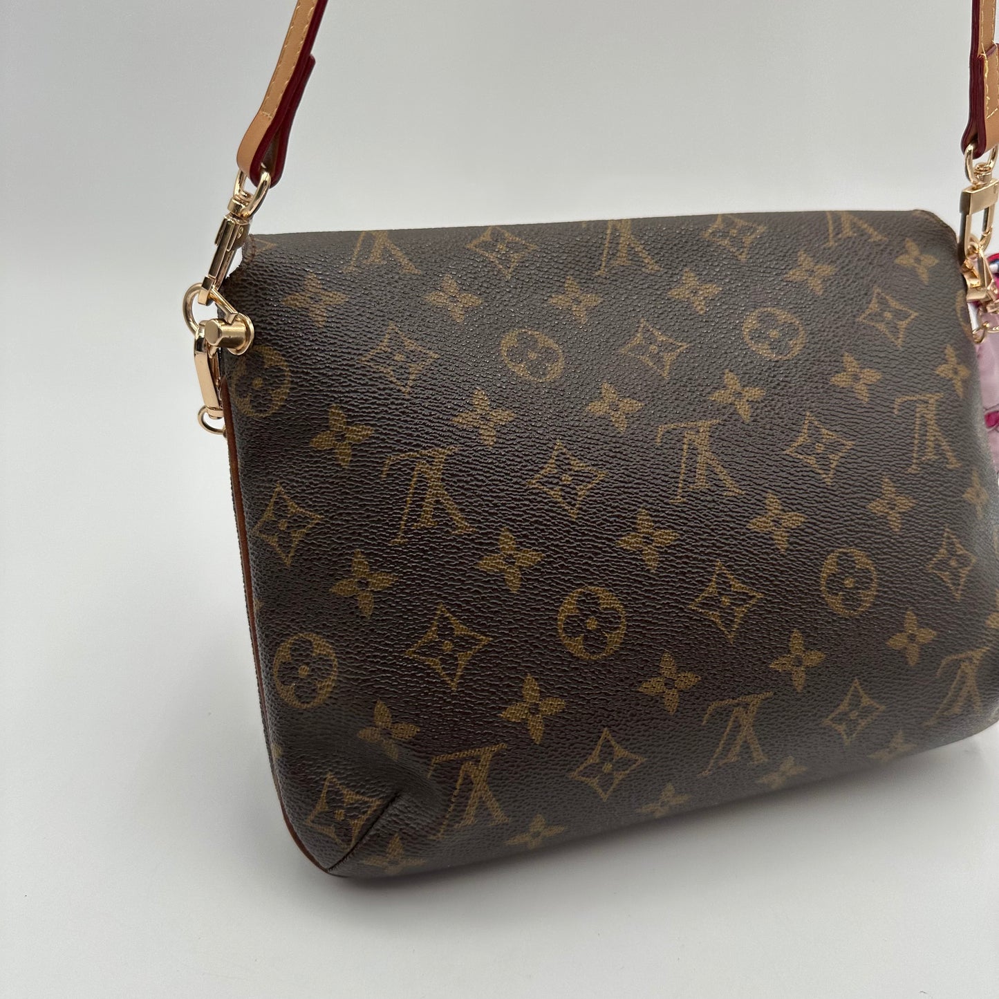 Authentic Louis Vuitton 1998 Monogram Musette Tango Crossbody