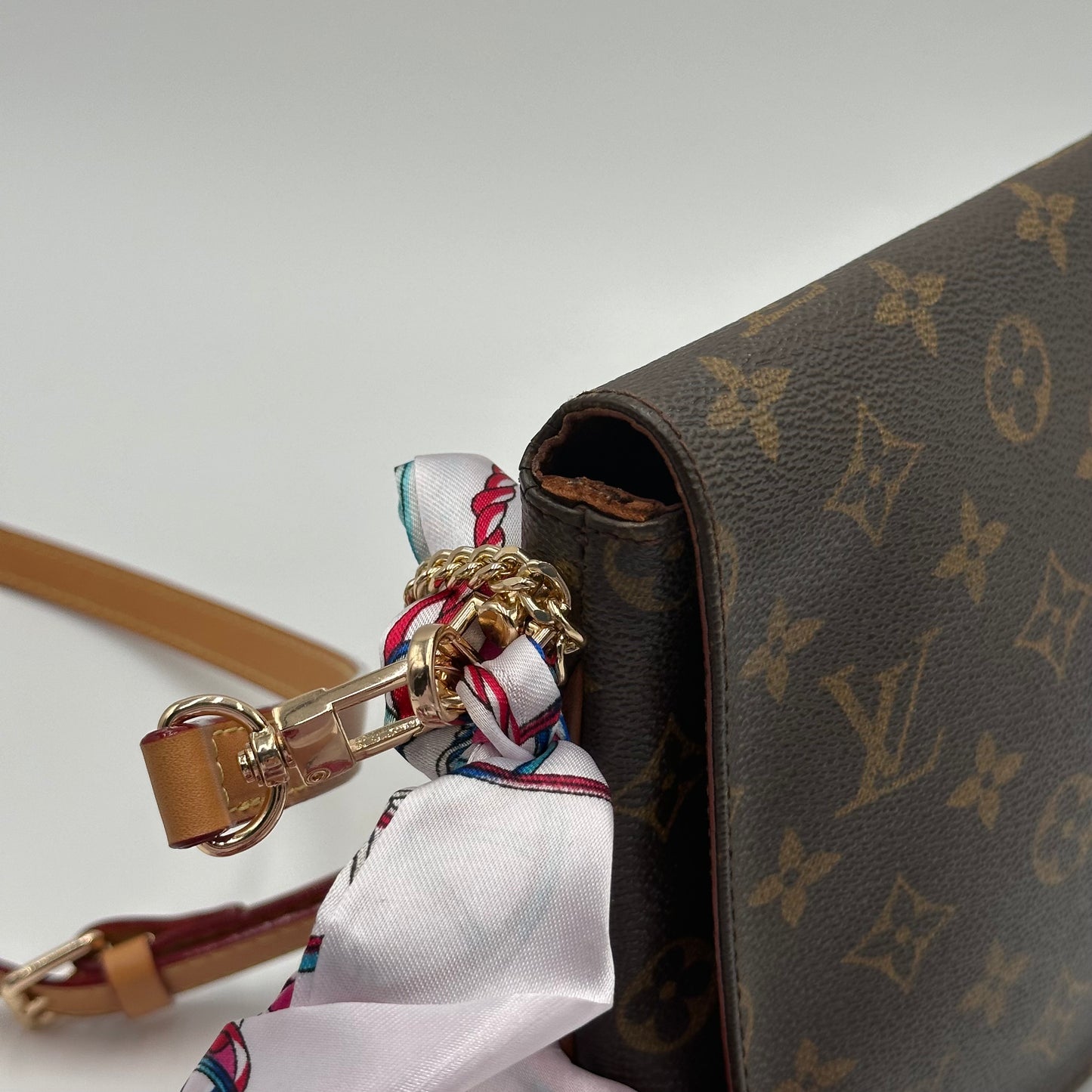 Authentic Louis Vuitton 1998 Monogram Musette Tango Crossbody