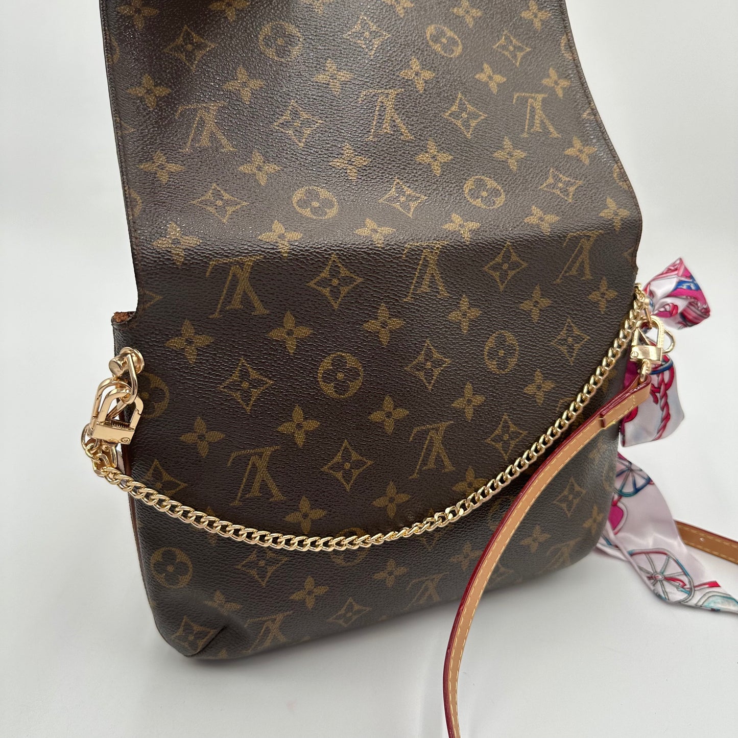 Authentic Louis Vuitton 1998 Monogram Musette Tango Crossbody