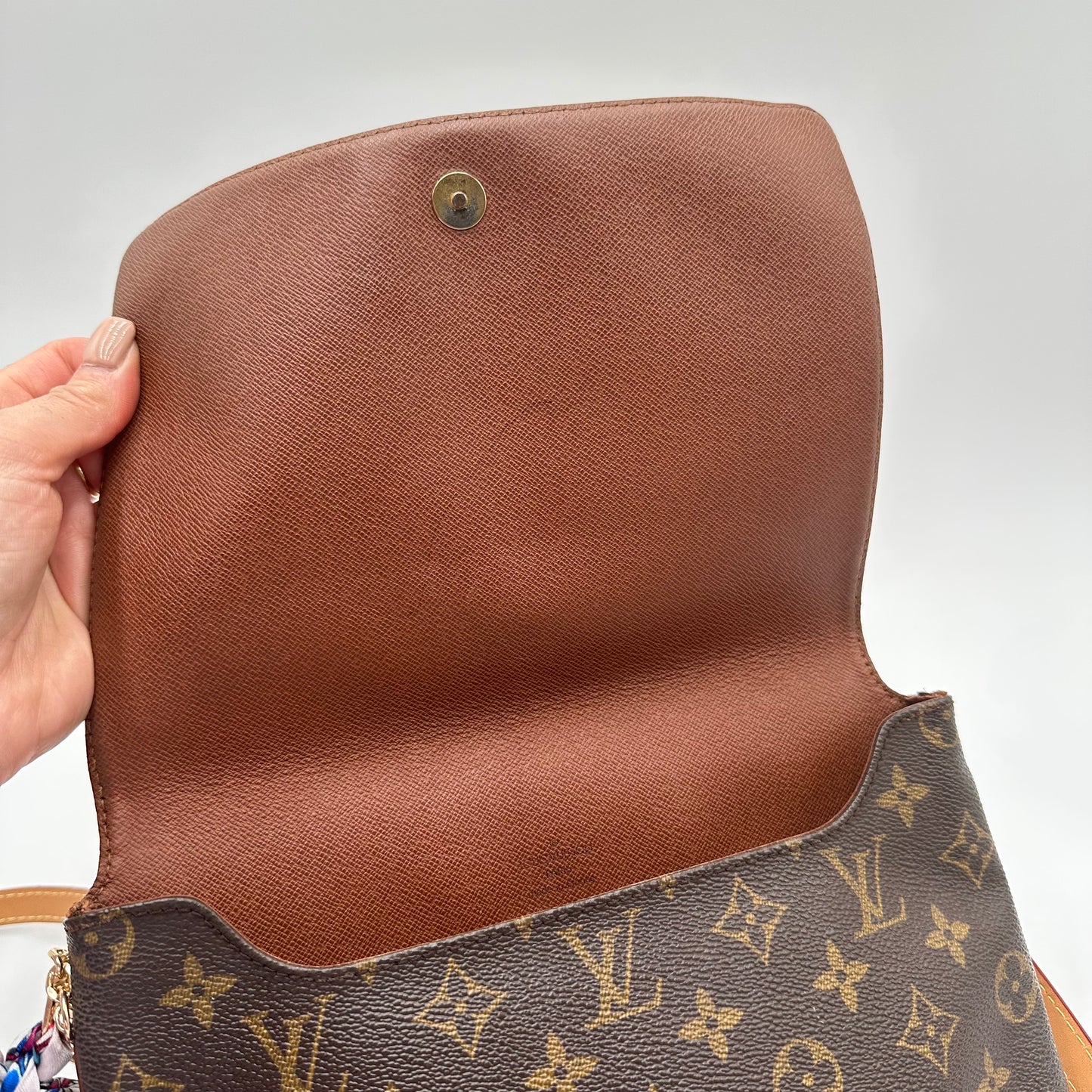 Authentic Louis Vuitton 1998 Monogram Musette Tango Crossbody