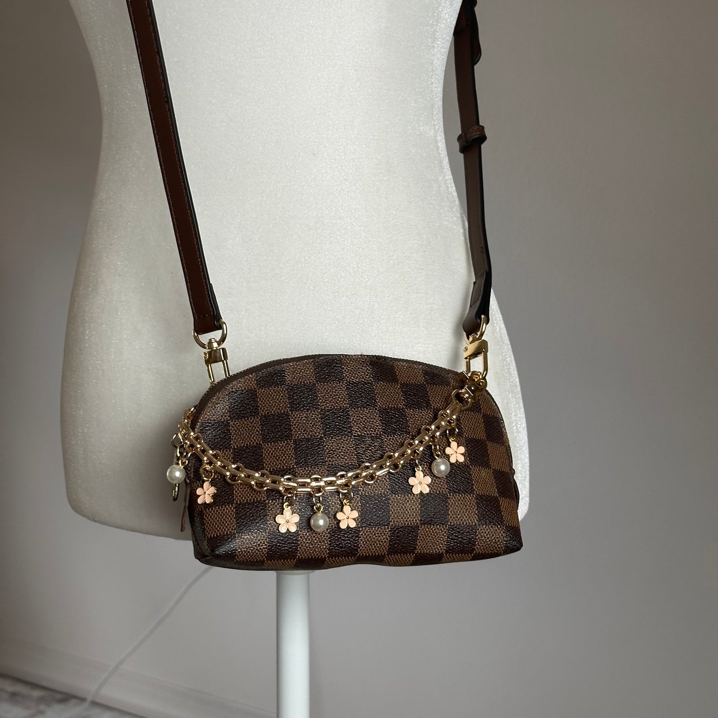 Authentic Louis Vuitton 2004 Damier Ebene Cosmetic Pouch Crossbody