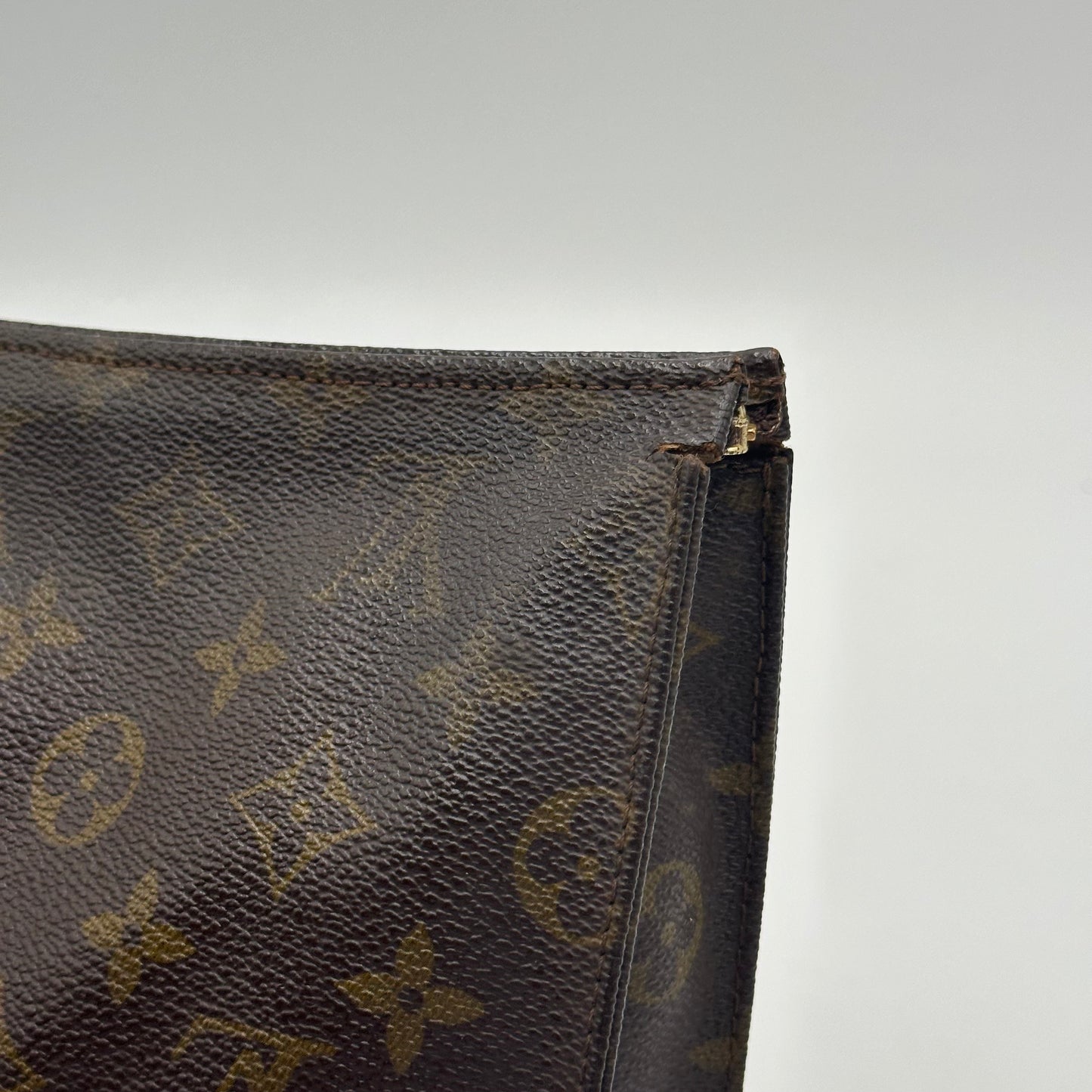 Authentic Louis Vuitton 1983 Monogram Toiletry 26 Crossbody + Case