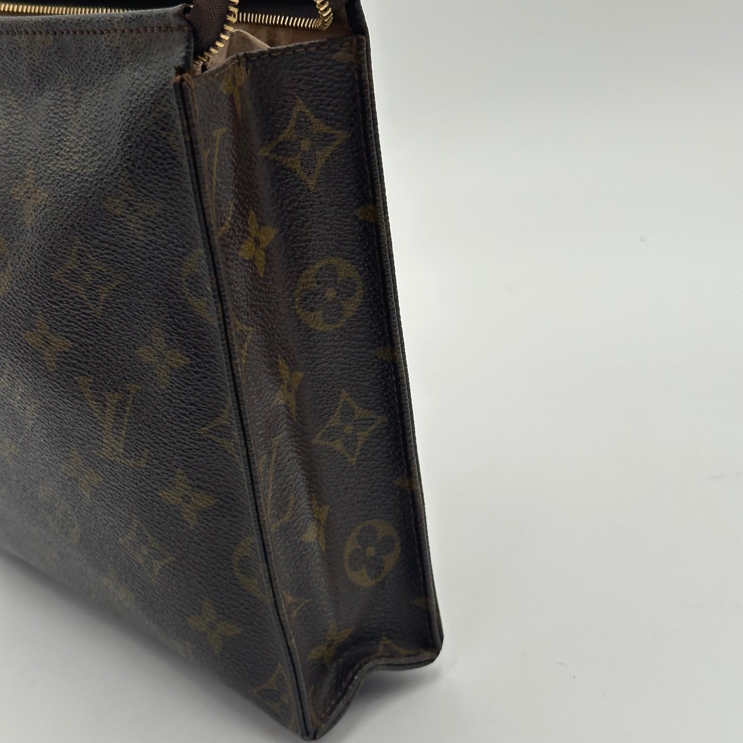 Authentic Louis Vuitton 1983 Monogram Toiletry 26 Crossbody + Case