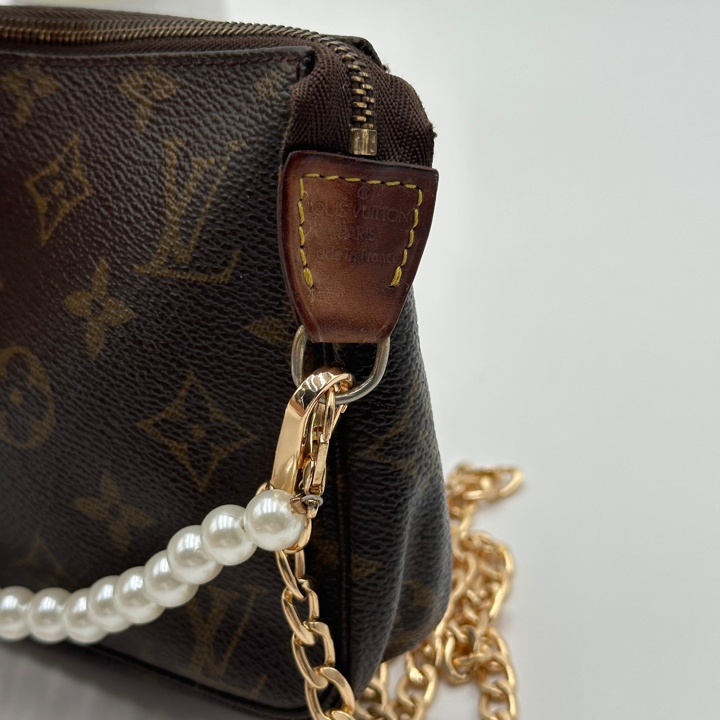 Authentic Louis Vuitton 1993 Monogram Pochette Accessoires Crossbody