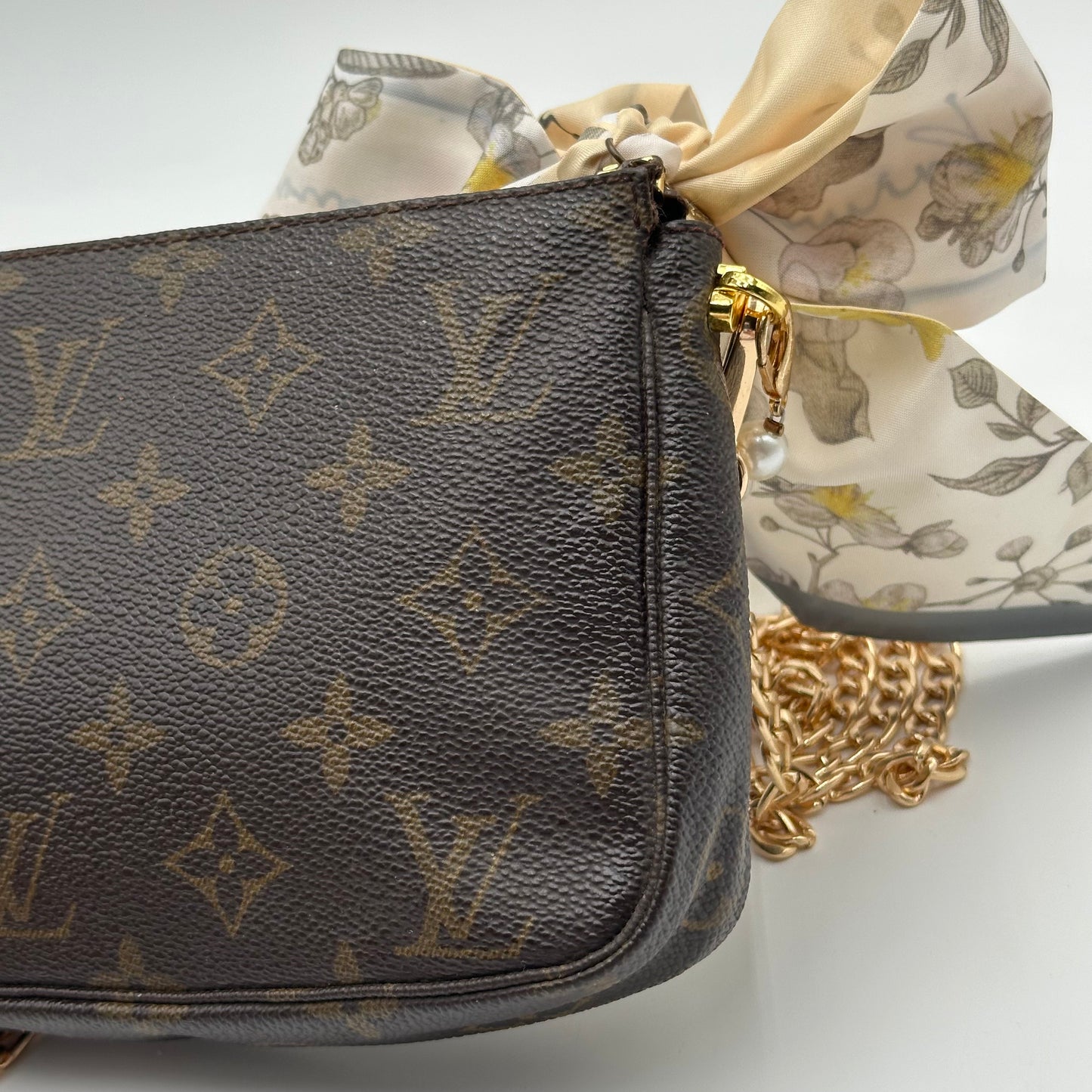 Authentic Louis Vuitton 1993 Monogram Pochette Accessoires Crossbody