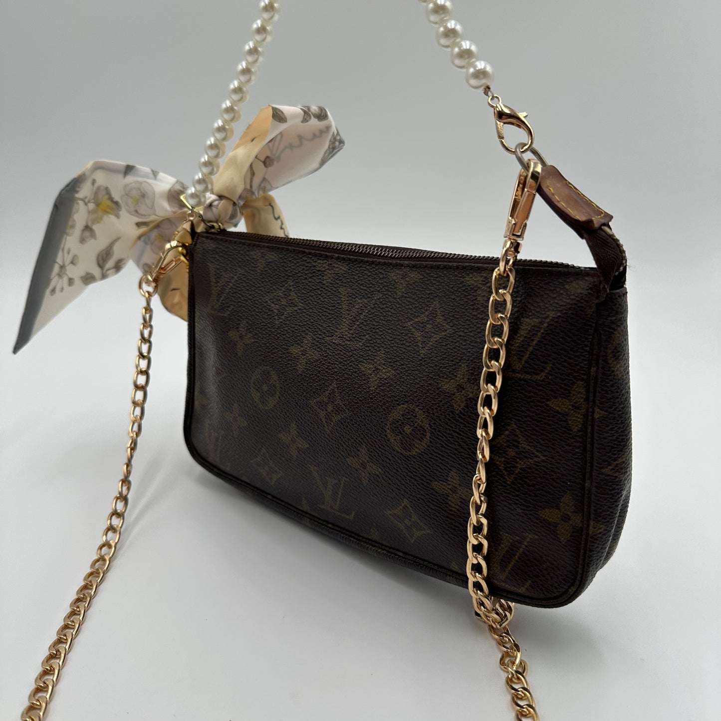 Authentic Louis Vuitton 1993 Monogram Pochette Accessoires Crossbody