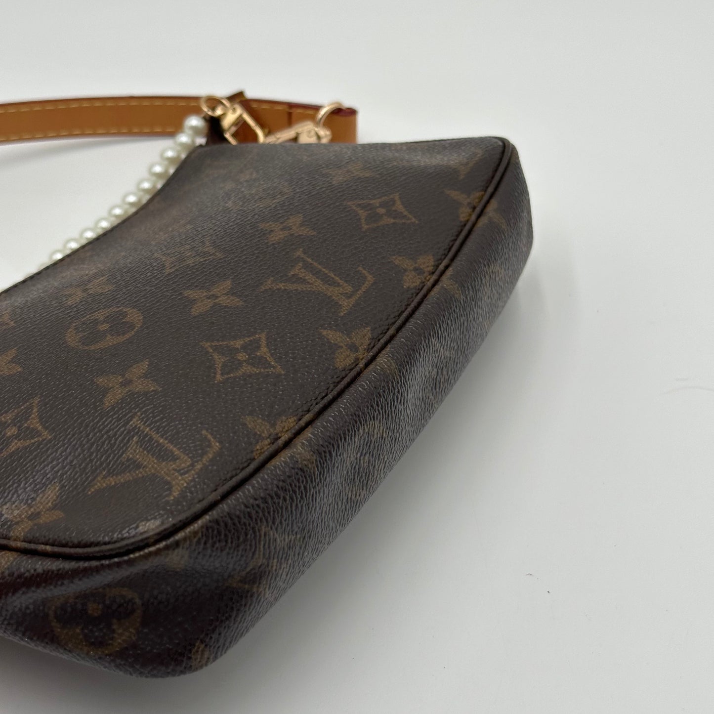 Authentic Louis Vuitton 2000 Monogram Pochette Accessoires Crossbody