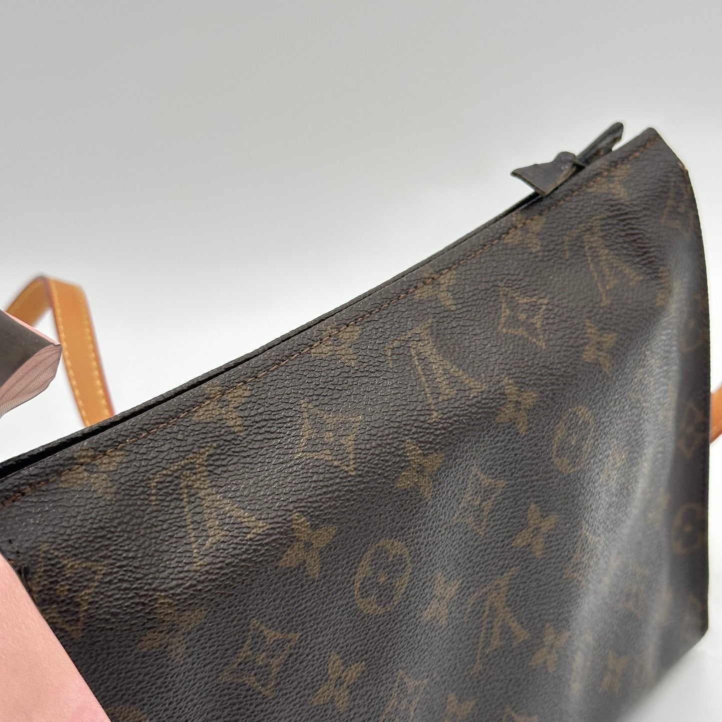 Authentic Louis Vuitton 1982 Monogram Toiletry 26 Crossbody