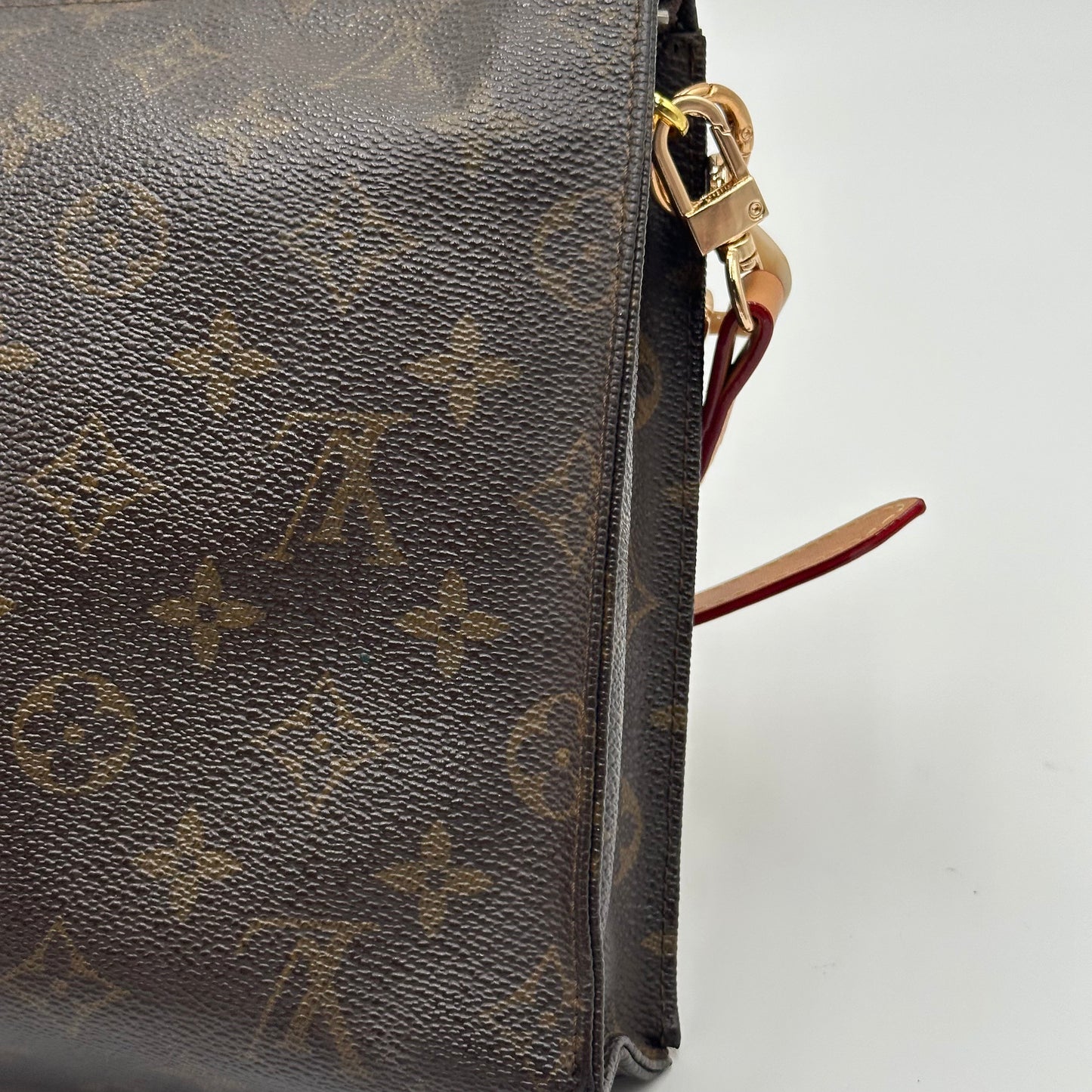 Authentic Louis Vuitton 1982 Monogram Toiletry 26 Crossbody