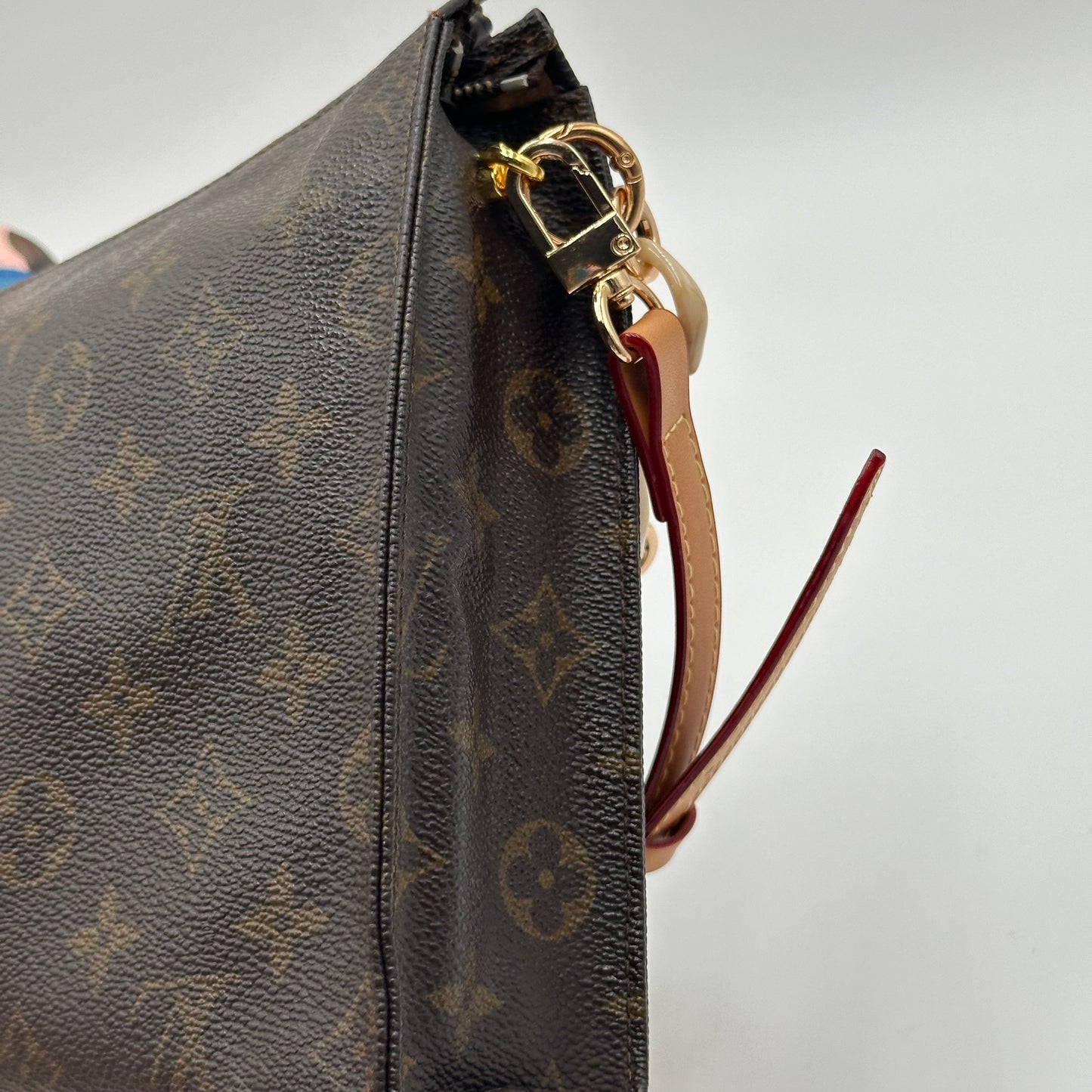 Authentic Louis Vuitton 1982 Monogram Toiletry 26 Crossbody