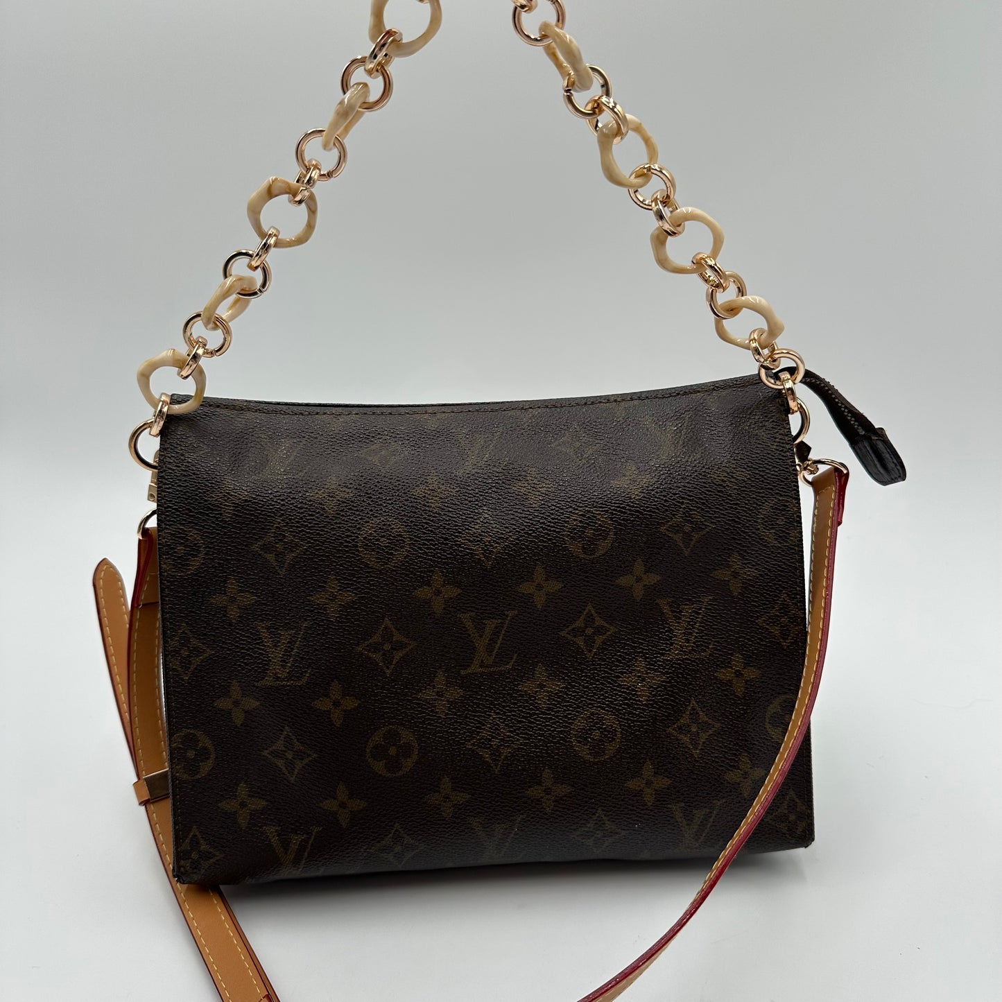 Authentic Louis Vuitton 1982 Monogram Toiletry 26 Crossbody