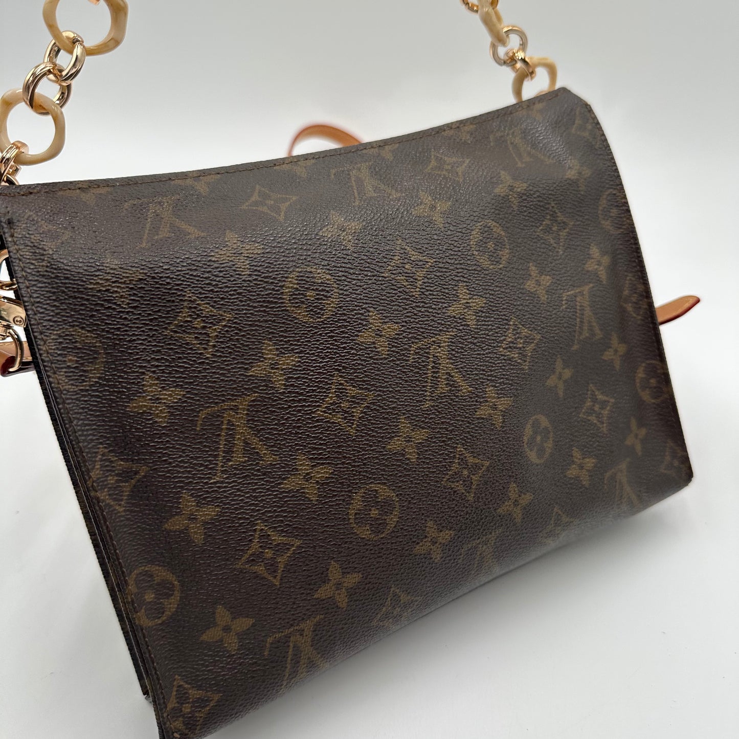 Authentic Louis Vuitton 1982 Monogram Toiletry 26 Crossbody