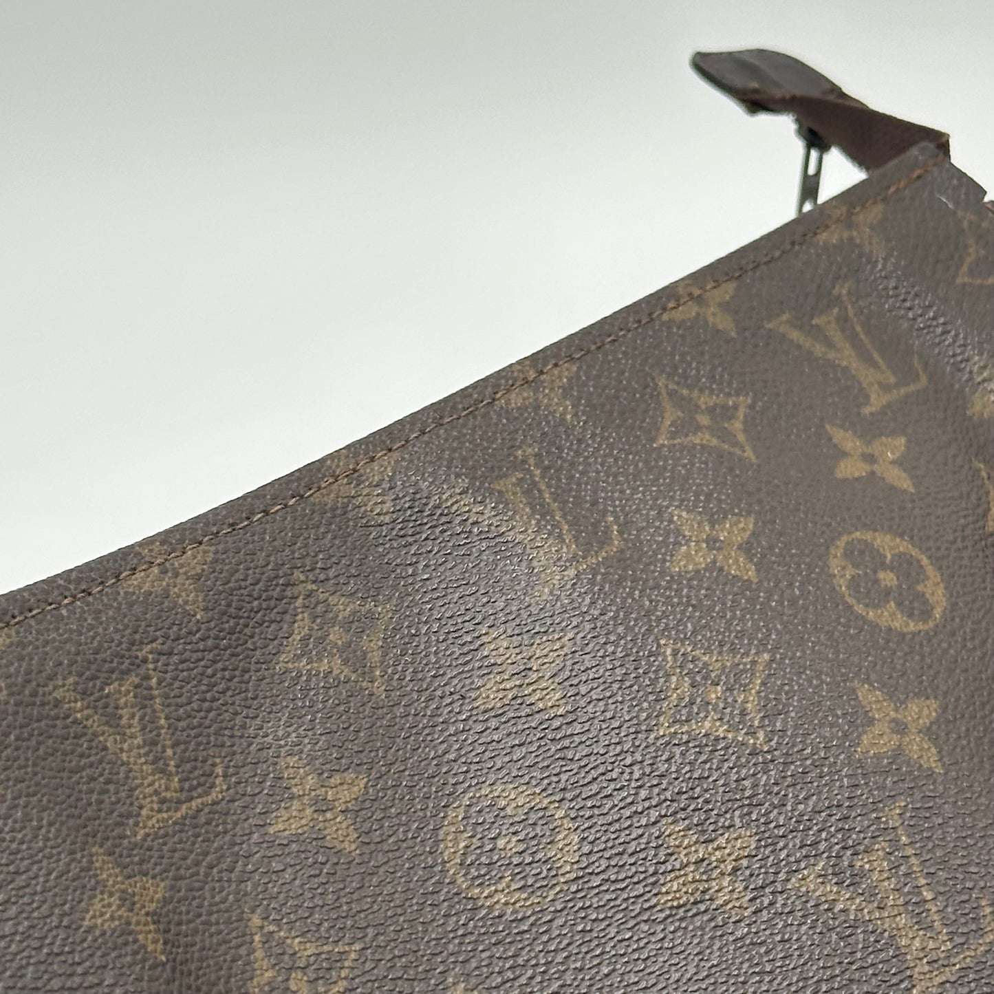 Authentic Louis Vuitton 1982 Monogram Toiletry 26 Crossbody