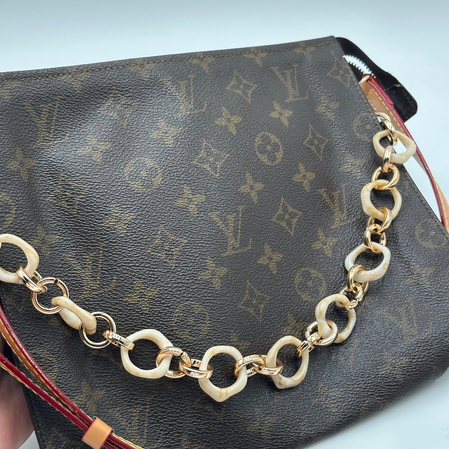 Authentic Louis Vuitton 1982 Monogram Toiletry 26 Crossbody