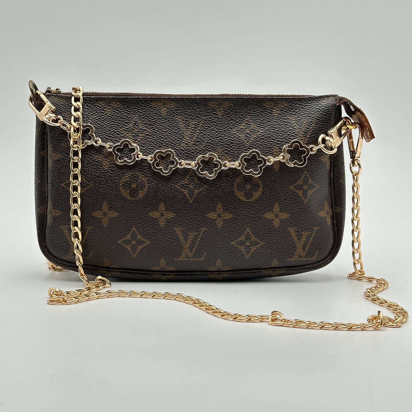 Authentic Louis Vuitton 2000 Monogram Pochette Accessoires Crossbody