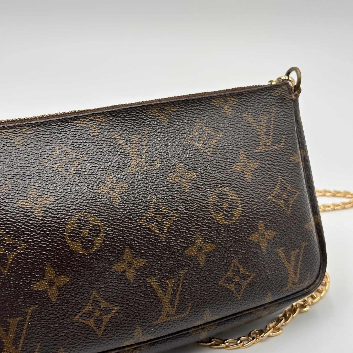 Authentic Louis Vuitton 2000 Monogram Pochette Accessoires Crossbody