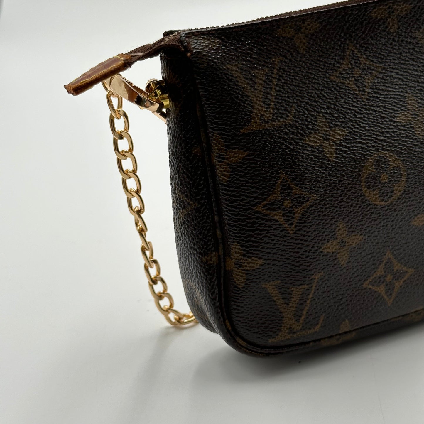 Authentic Louis Vuitton 2000 Monogram Pochette Accessoires Crossbody