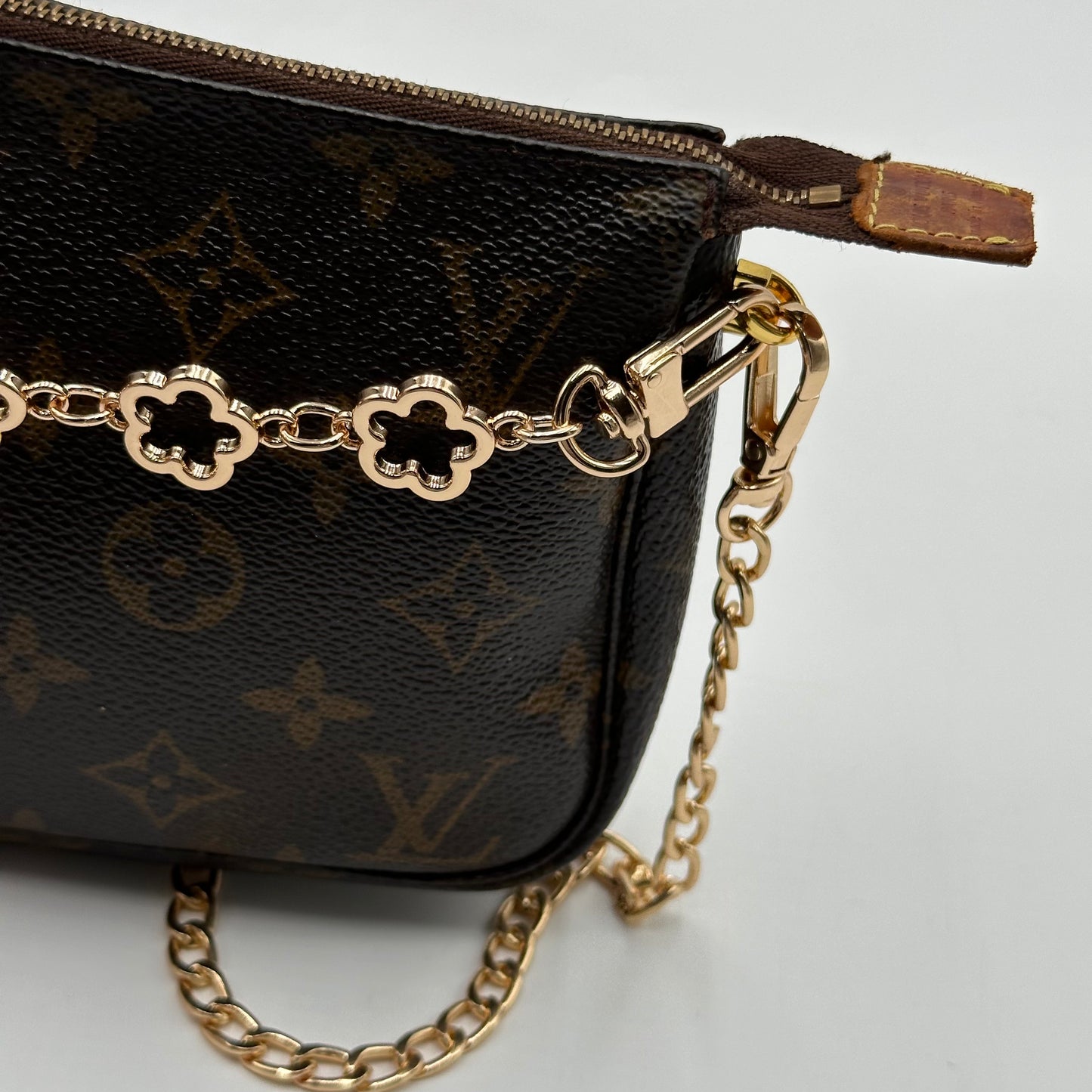 Authentic Louis Vuitton 2000 Monogram Pochette Accessoires Crossbody