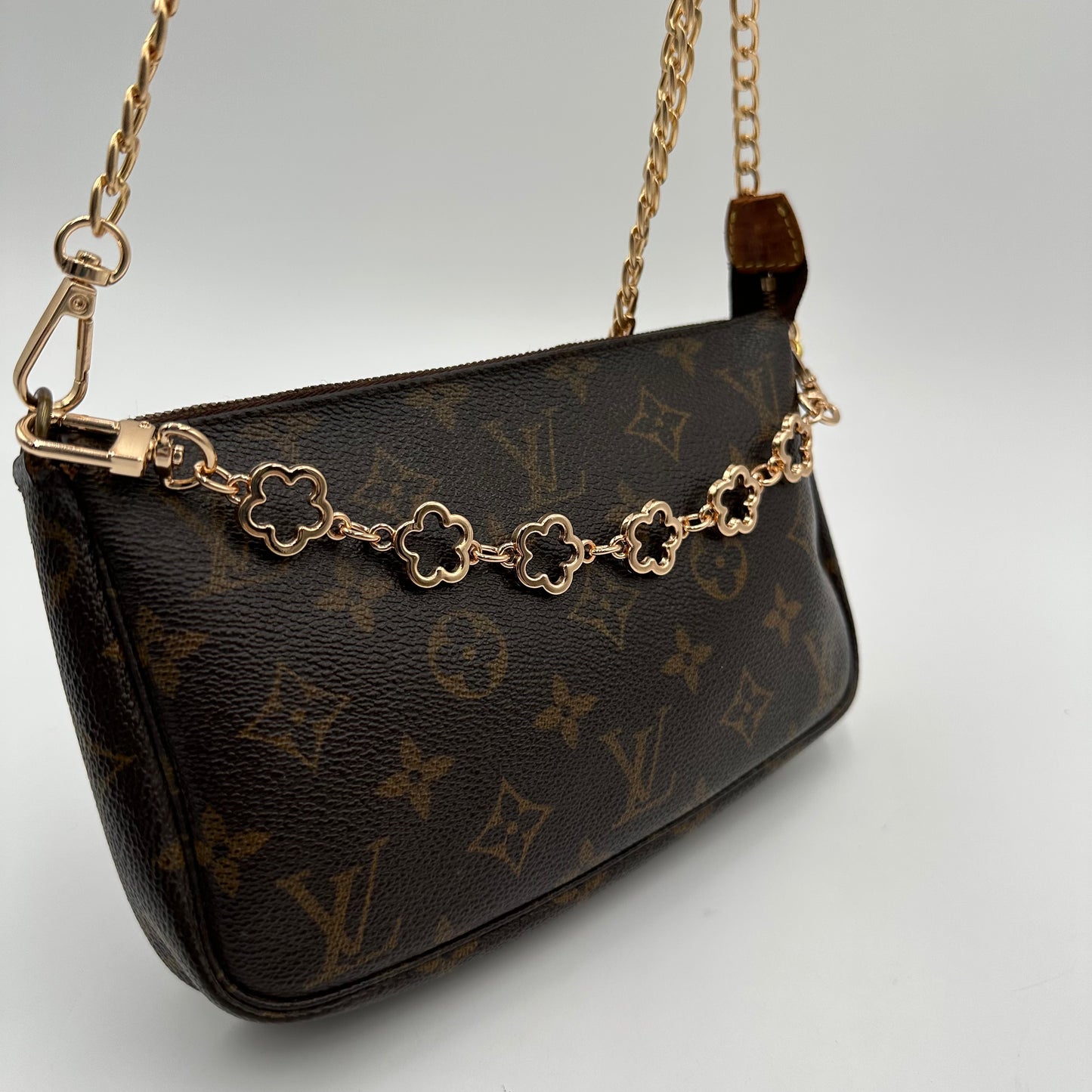 Authentic Louis Vuitton 2000 Monogram Pochette Accessoires Crossbody