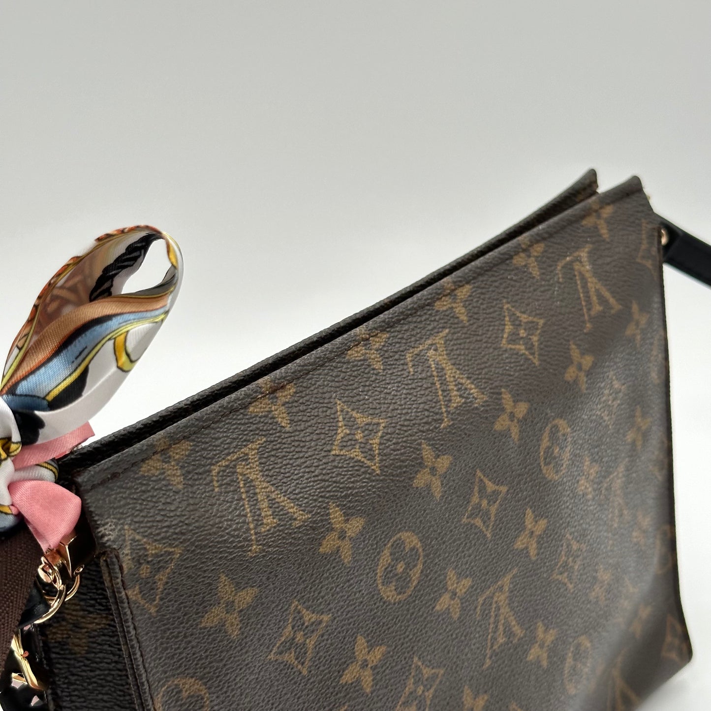 Authentic Louis Vuitton Monogram Toiletry 26 Crossbody