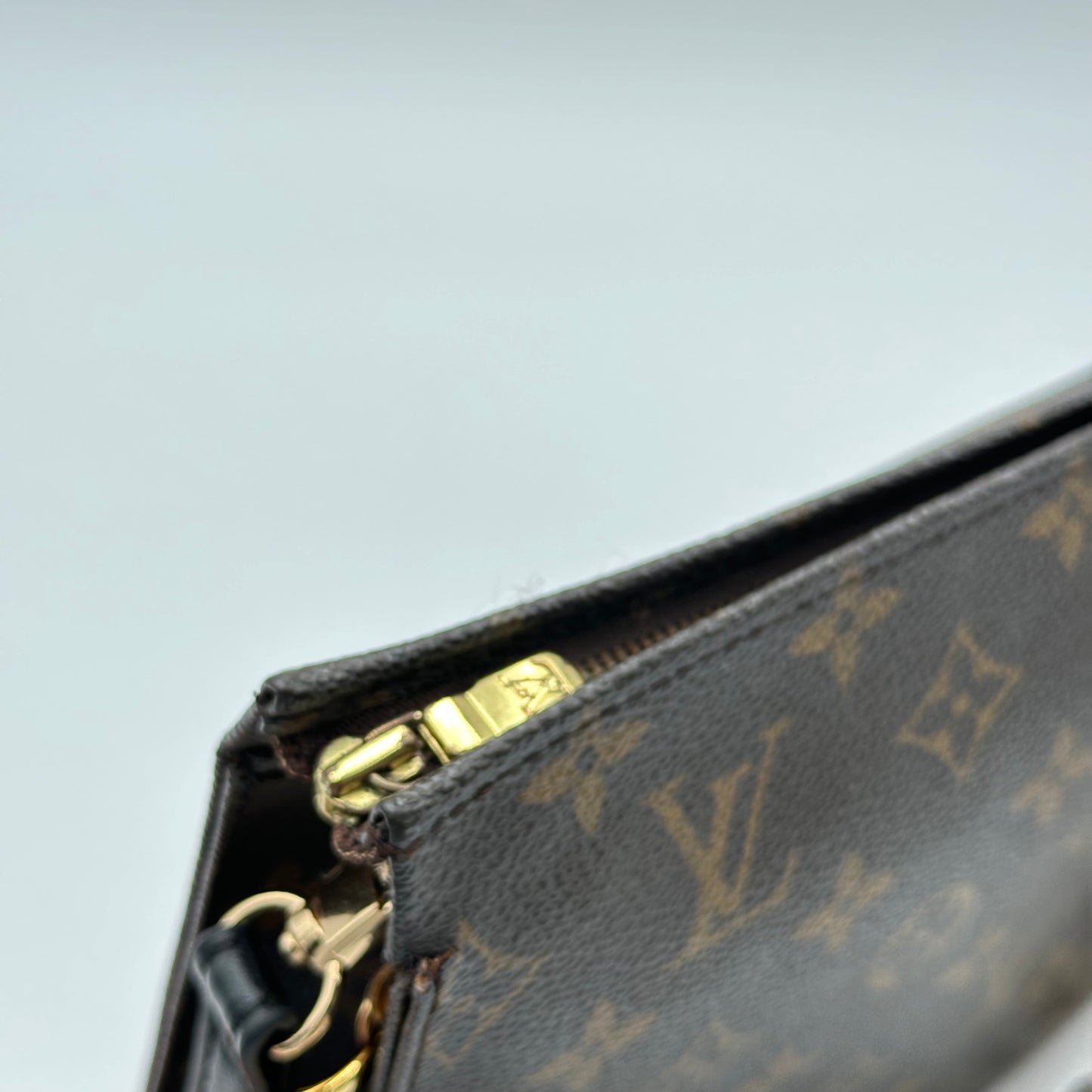 Authentic Louis Vuitton Monogram Toiletry 26 Crossbody