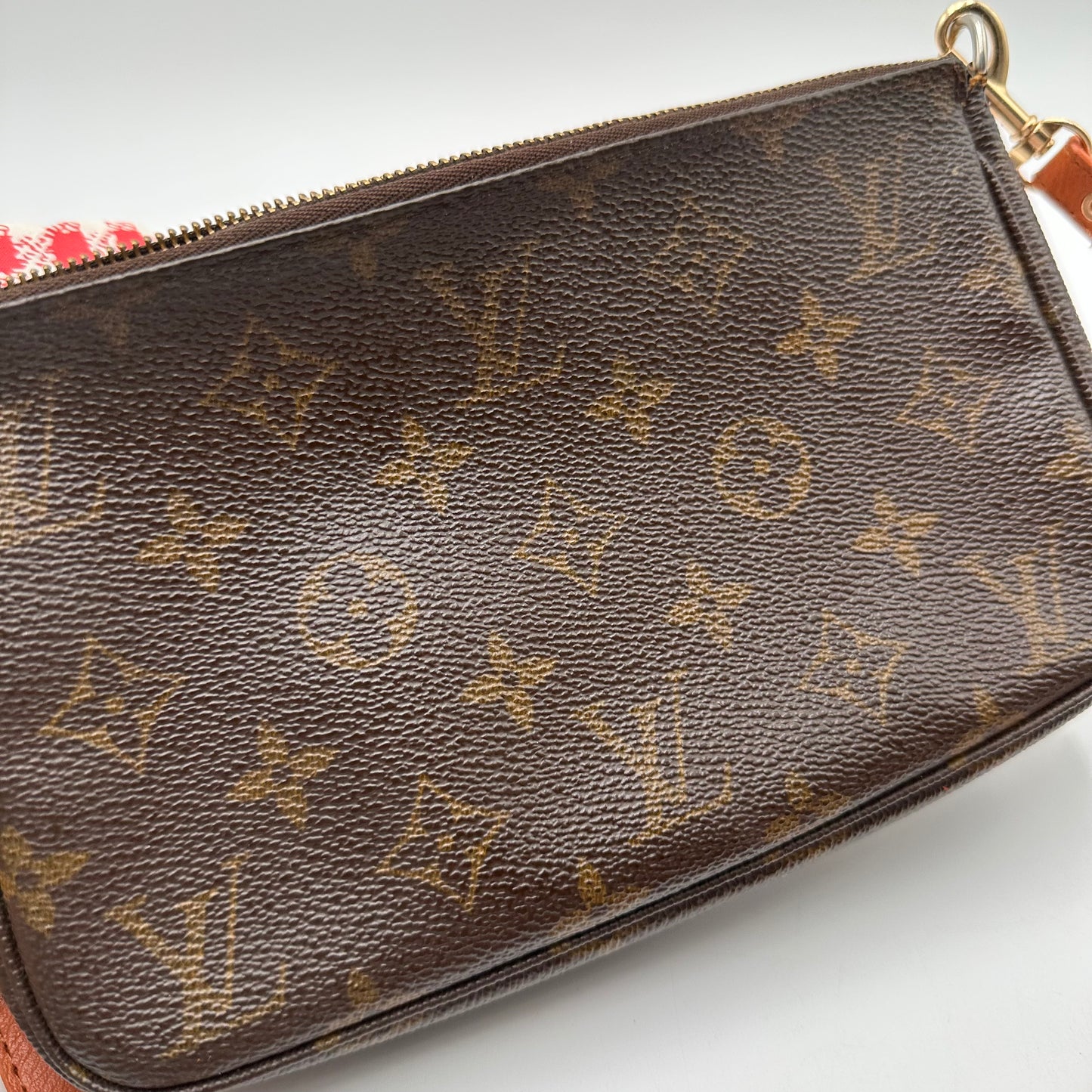 Authentic Louis Vuitton 2000 Monogram Pochette Accessoires Crossbody