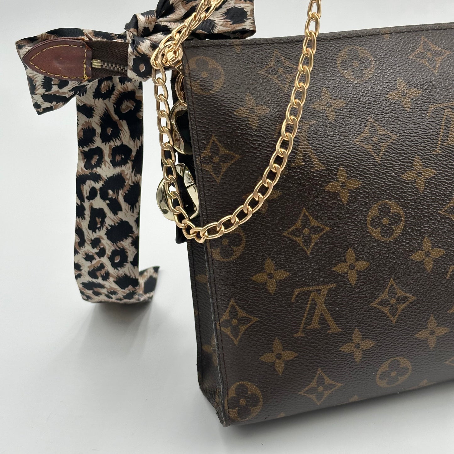 Authentic Louis Vuitton Monogram Toiletry 26 Crossbody