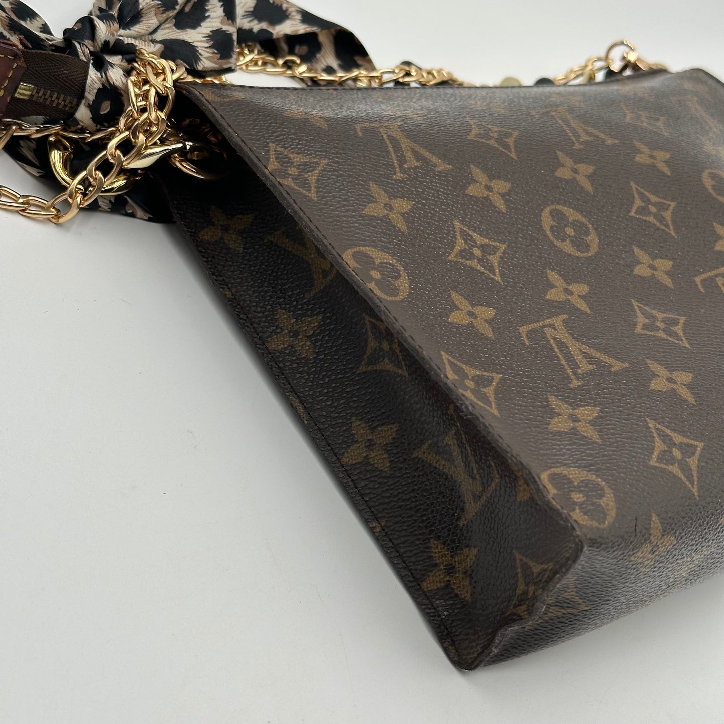 Authentic Louis Vuitton Monogram Toiletry 26 Crossbody