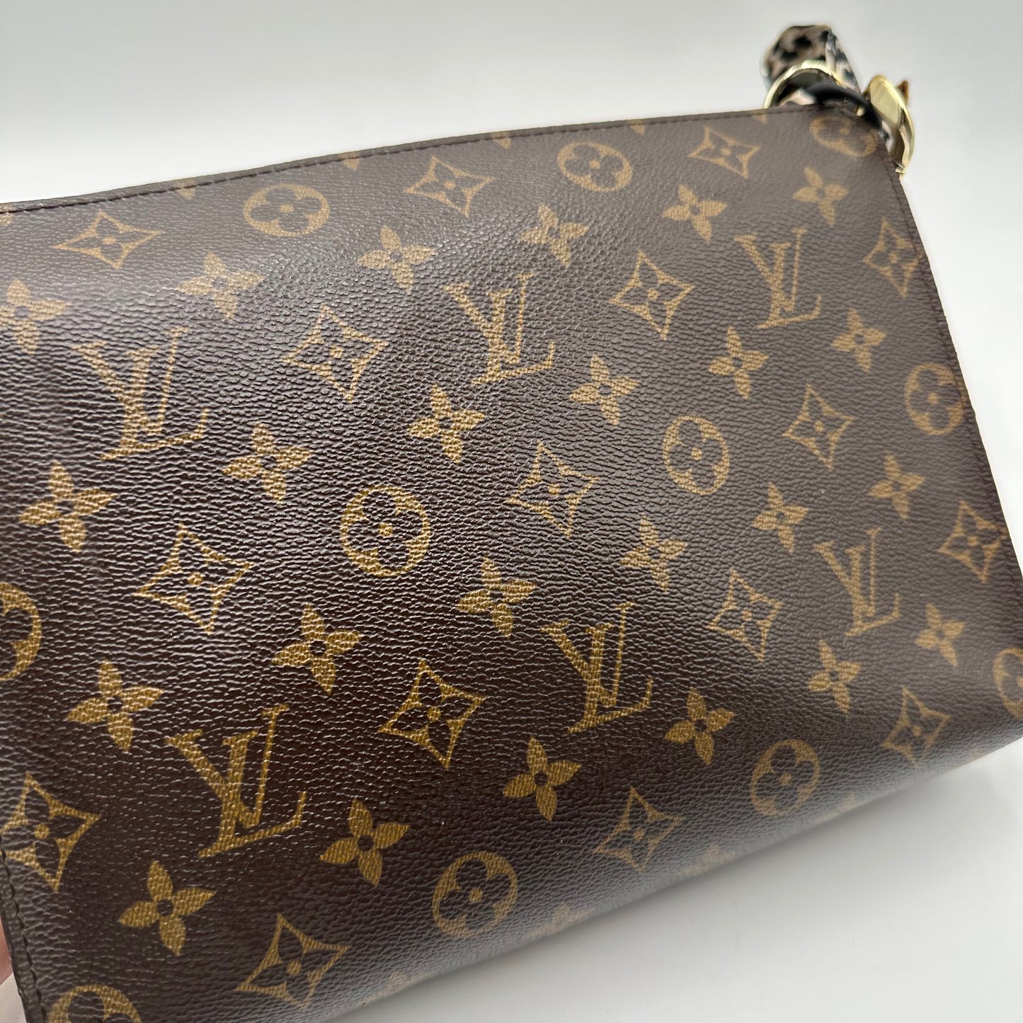 Authentic Louis Vuitton Monogram Toiletry 26 Crossbody