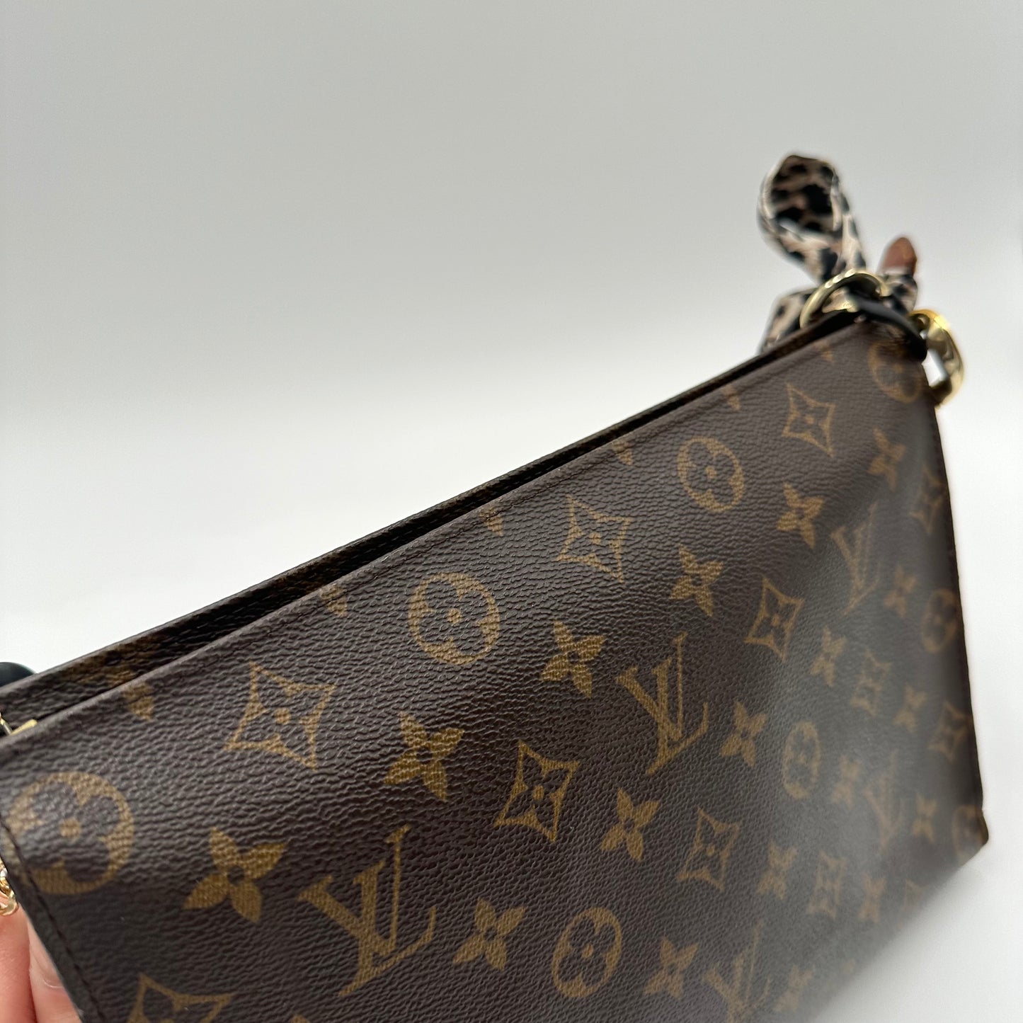 Authentic Louis Vuitton Monogram Toiletry 26 Crossbody