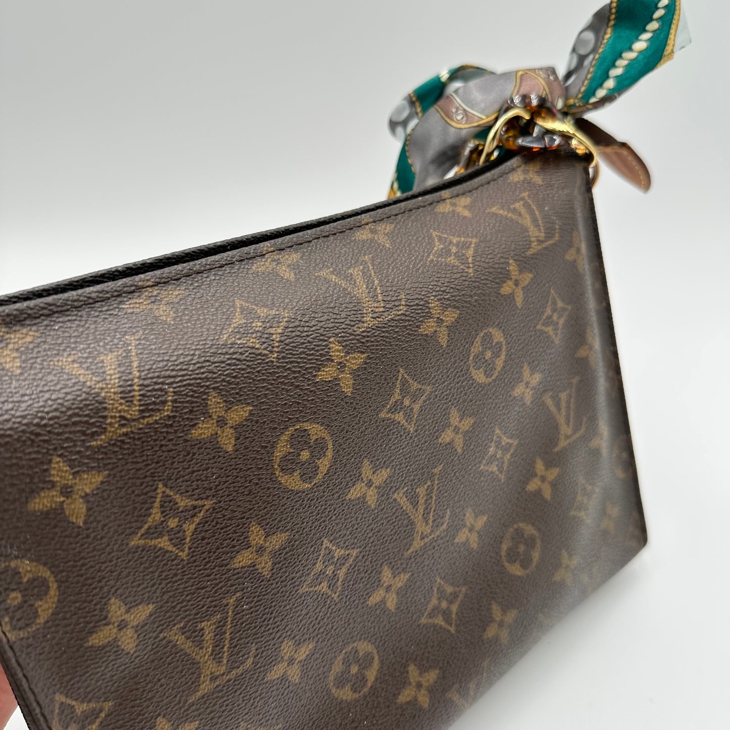 Authentic Louis Vuitton 1999 Monogram Toiletry 26 Crossbody