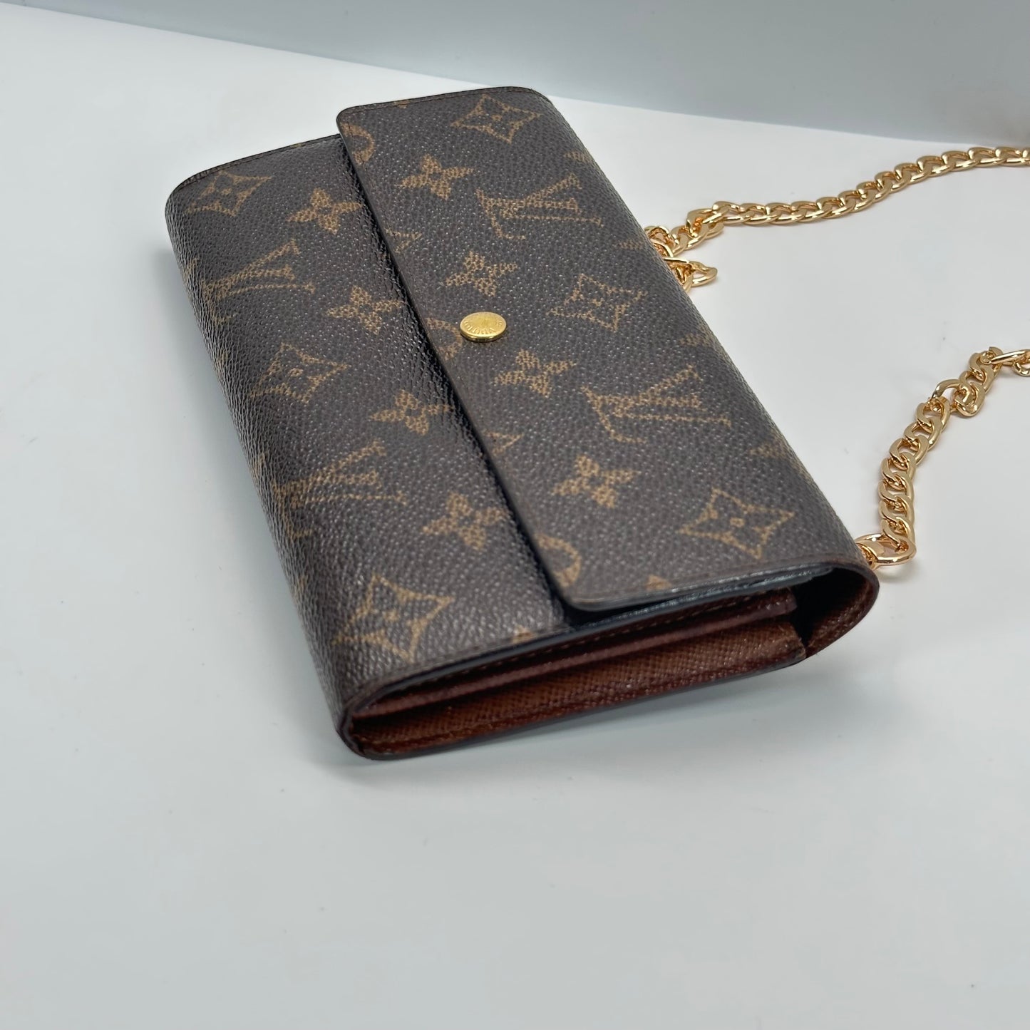 Authentic Louis Vuitton 2005 Monogram Sarah Wallet Crossbody