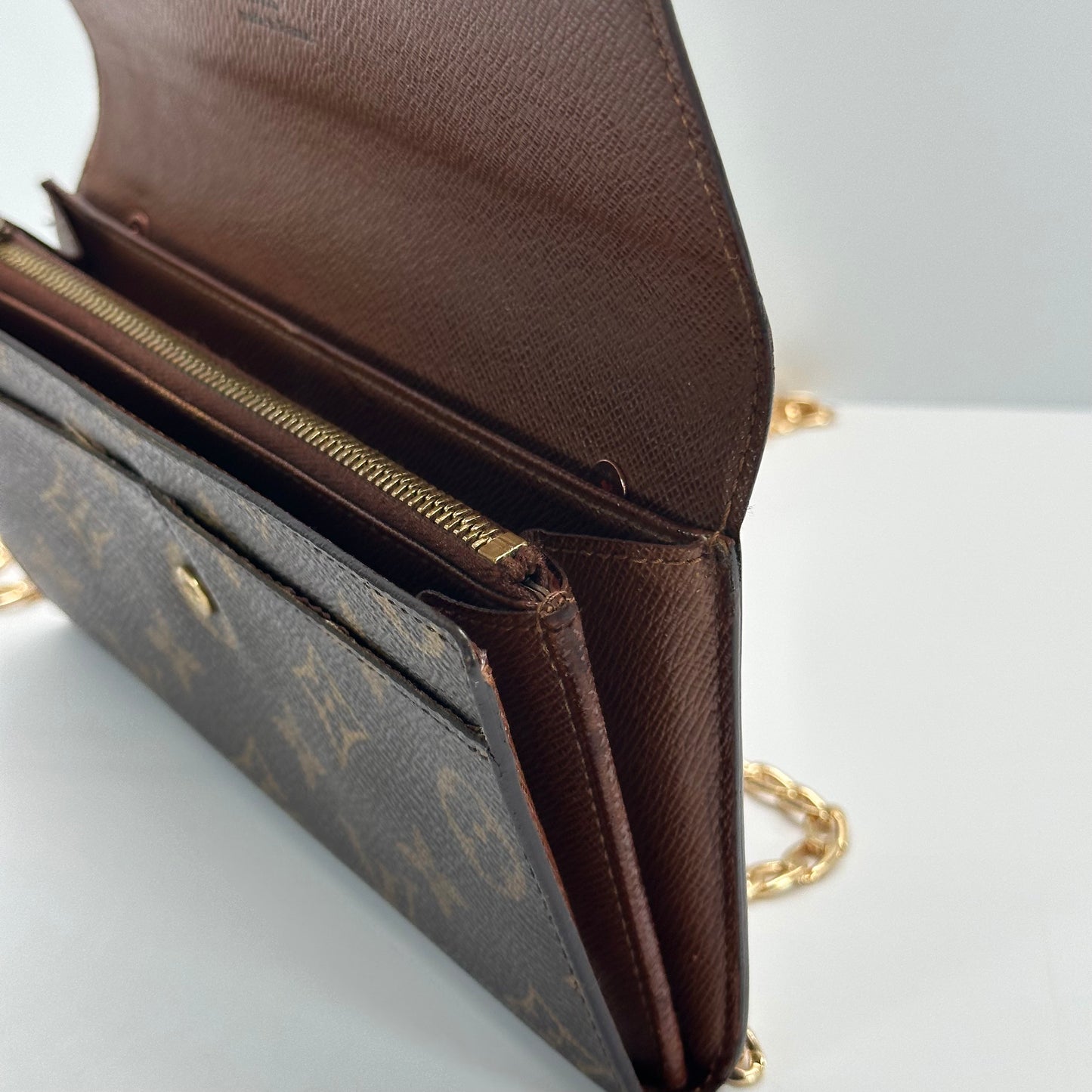 Authentic Louis Vuitton 2005 Monogram Sarah Wallet Crossbody