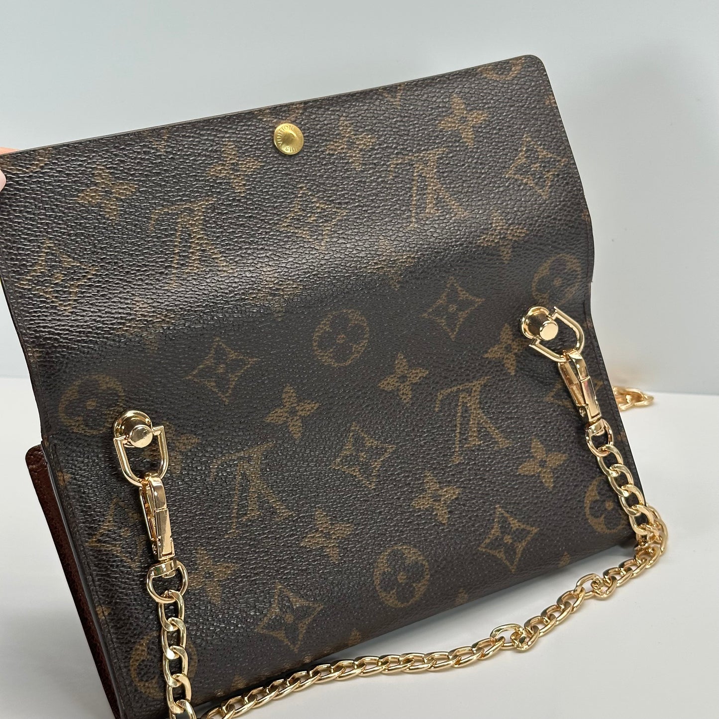 Authentic Louis Vuitton 2005 Monogram Sarah Wallet Crossbody