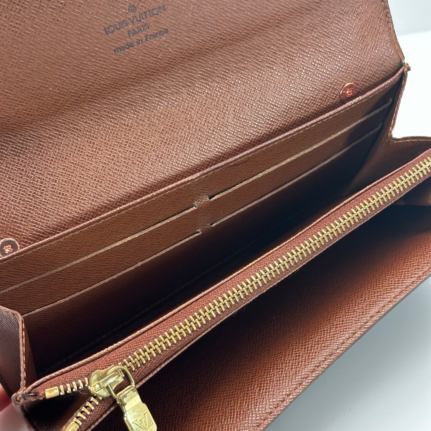 Authentic Louis Vuitton 2005 Monogram Sarah Wallet Crossbody