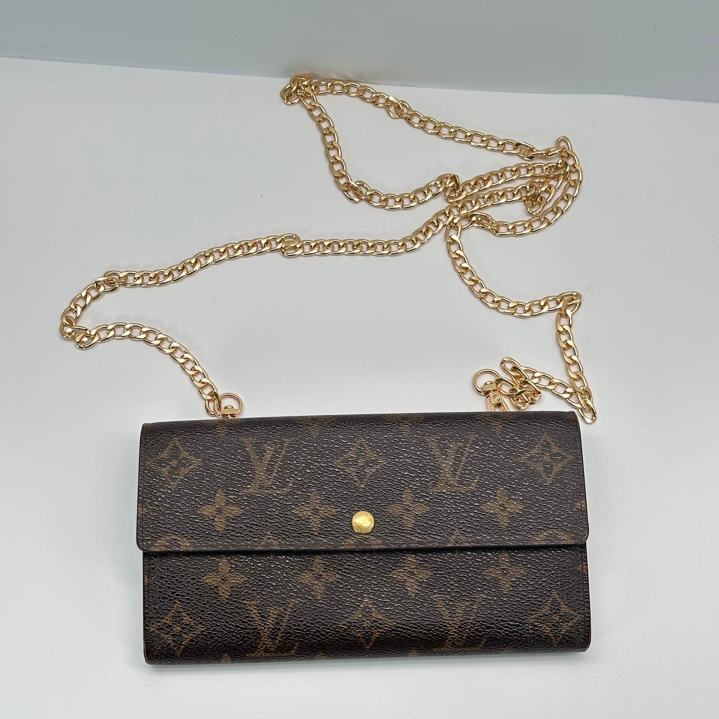 Authentic Louis Vuitton 2005 Monogram Sarah Wallet Crossbody