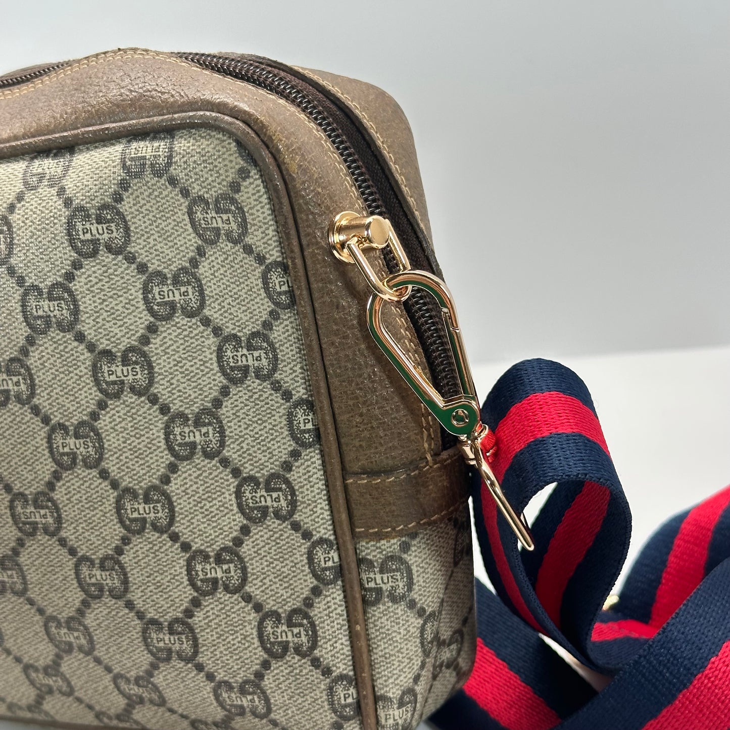 Authentic GUCCI GG Canvas Zipper Pouch Crossbody
