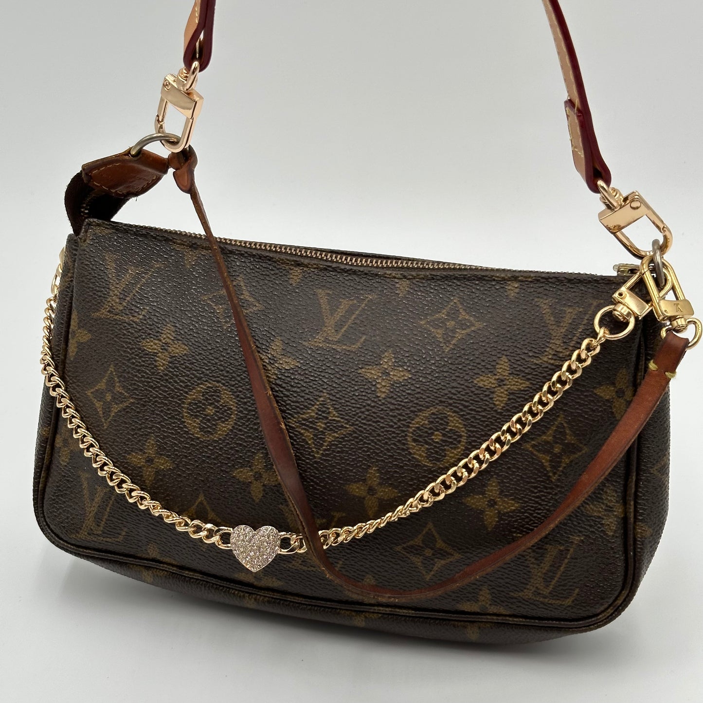 Authentic Louis Vuitton 2005 Monogram Pochette Accessoires Crossbody