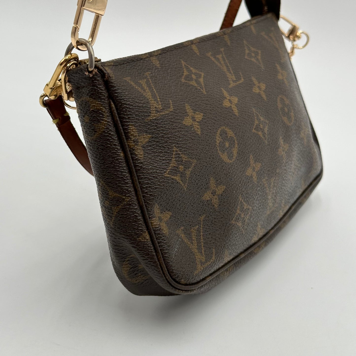 Authentic Louis Vuitton 2005 Monogram Pochette Accessoires Crossbody