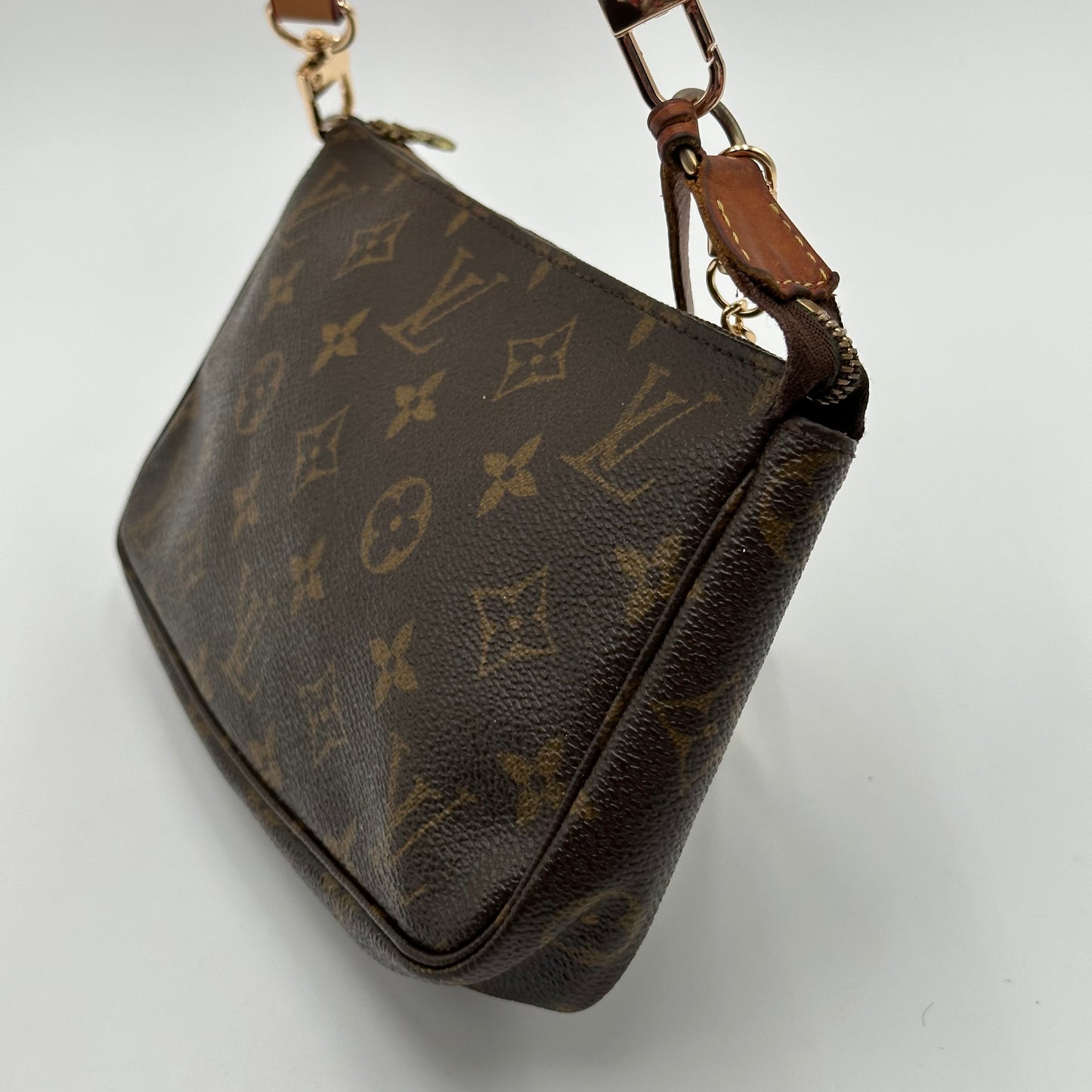 Authentic Louis Vuitton 2005 Monogram Pochette Accessoires Crossbody