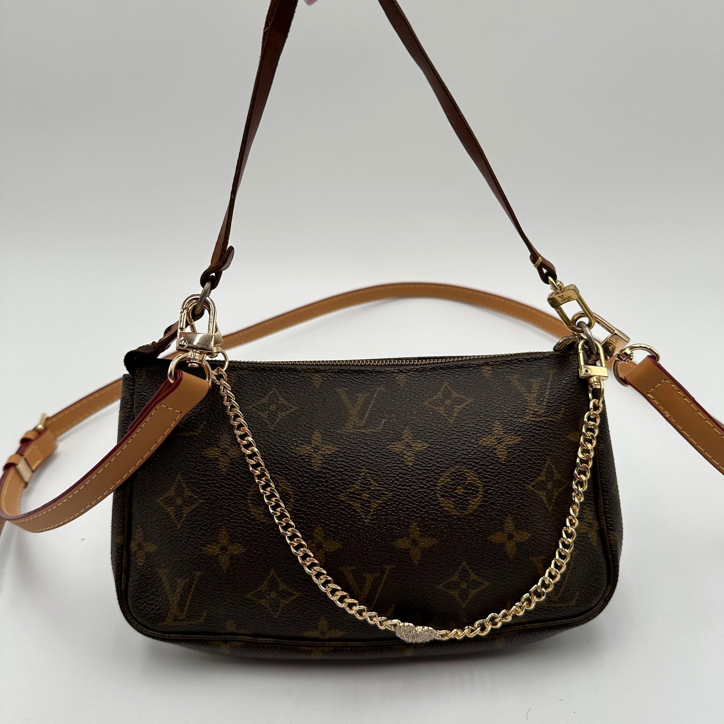 Authentic Louis Vuitton 2005 Monogram Pochette Accessoires Crossbody